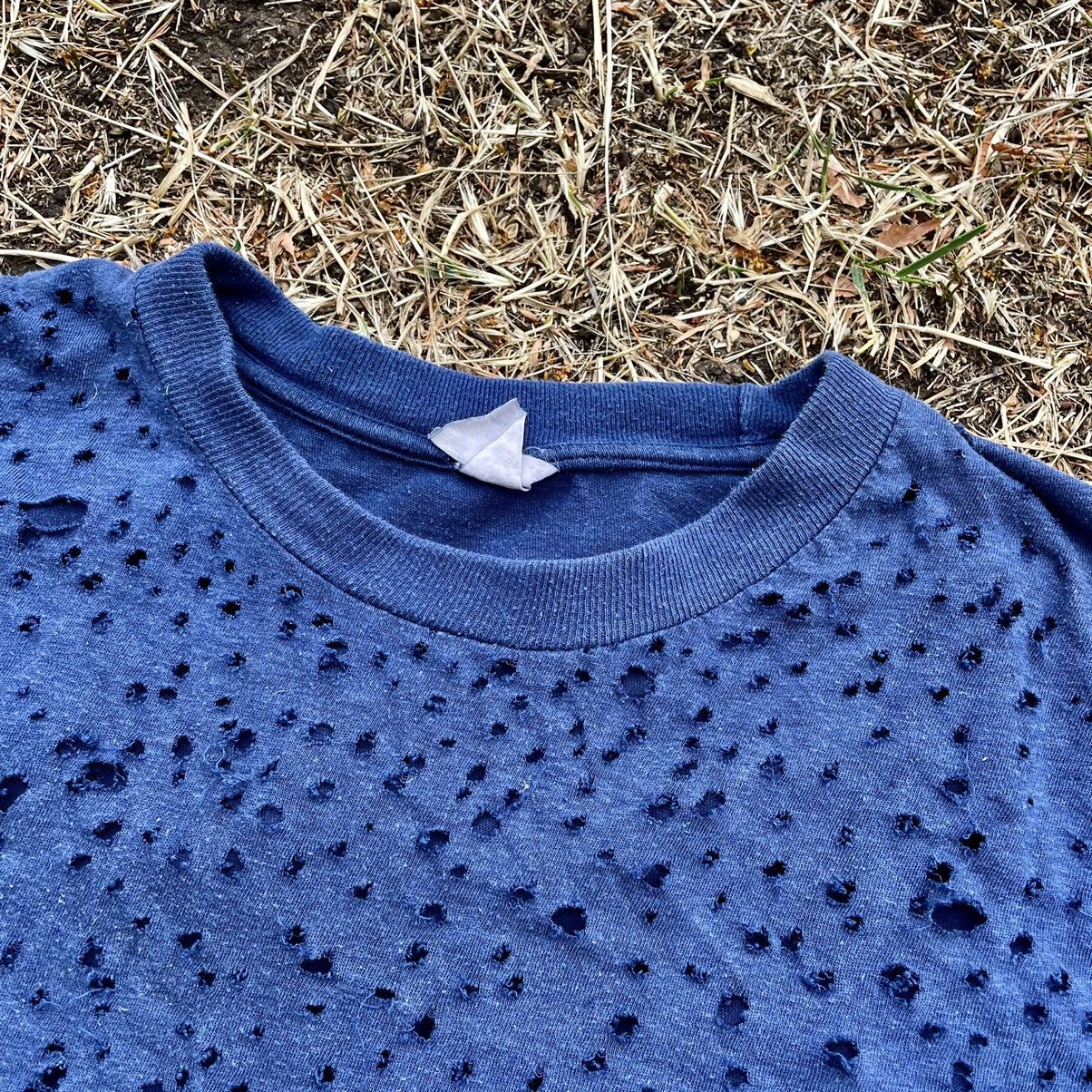 Vintage Vintage 90s Sun Faded All Over Print Thrashed Tee Blue M Size US M / EU 48-50 / 2 - 6 Thumbnail