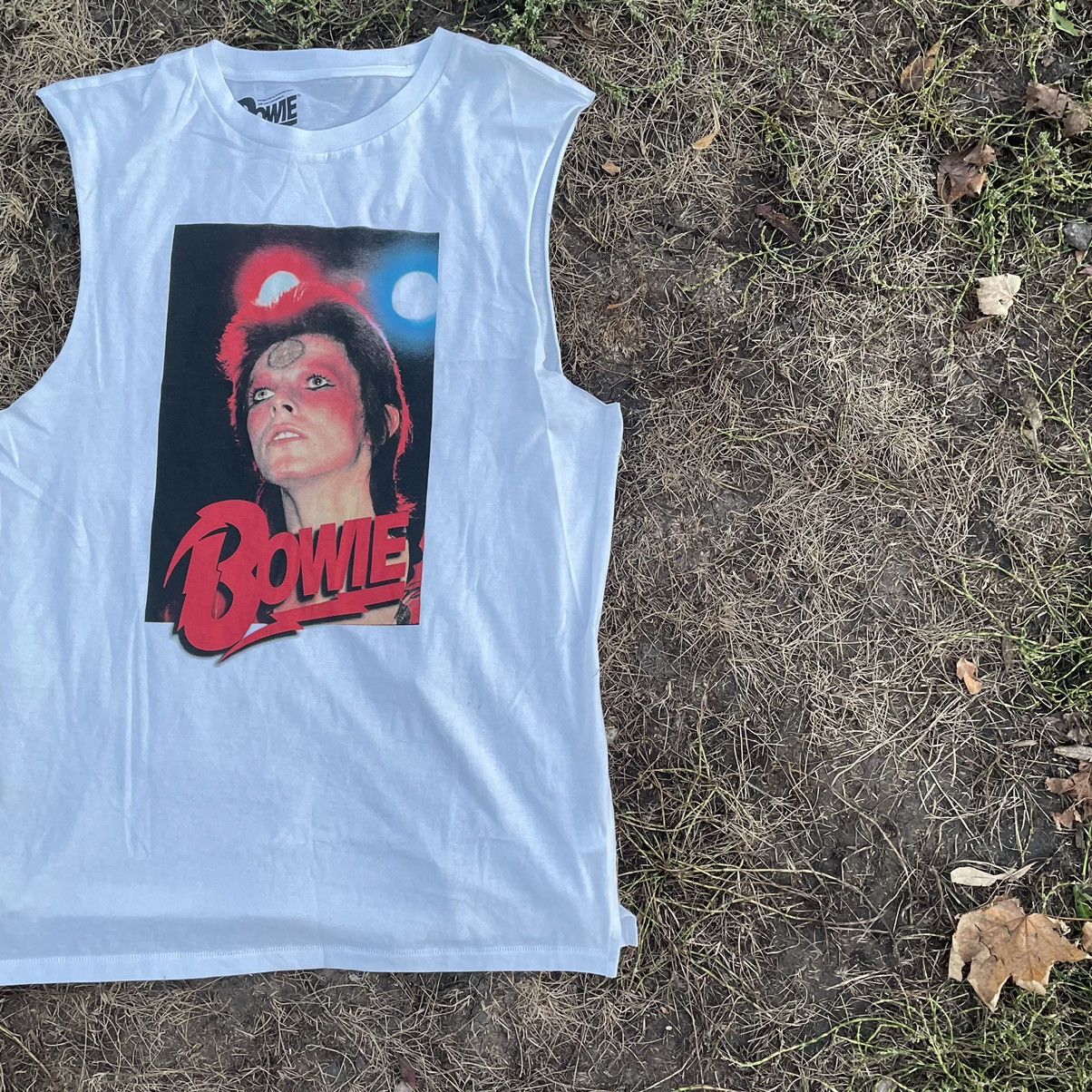 Band Tees Vintage Y2K White Tee Bowie Face Print Band Tour Rock Tee Size US XL / EU 56 / 4 - 2 Thumbnail