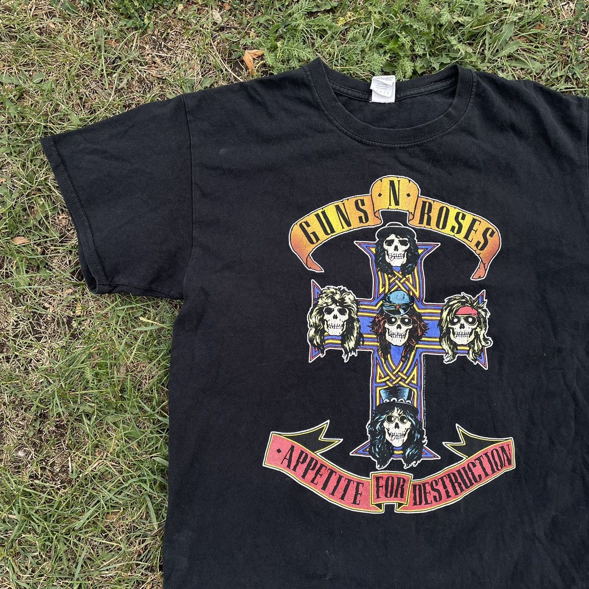 Vintage Vintage 90s Guns N Roses Band Tee Sun Faded Grunge Baggy L Size US L / EU 52-54 / 3 - 2 Thumbnail