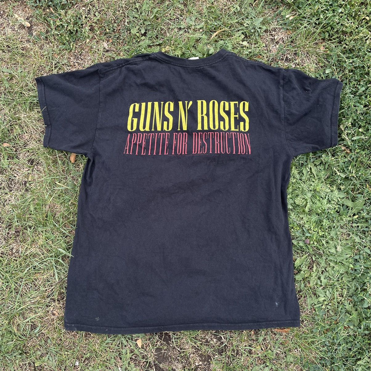 Vintage Vintage 90s Guns N Roses Band Tee Sun Faded Grunge Baggy L Size US L / EU 52-54 / 3 - 5 Thumbnail