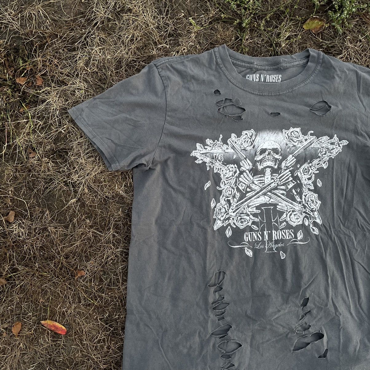 Vintage Vintage Y2K Sun Faded Graphic Band Tee Grunge Streetwear M Size US M / EU 48-50 / 2 - 3 Thumbnail