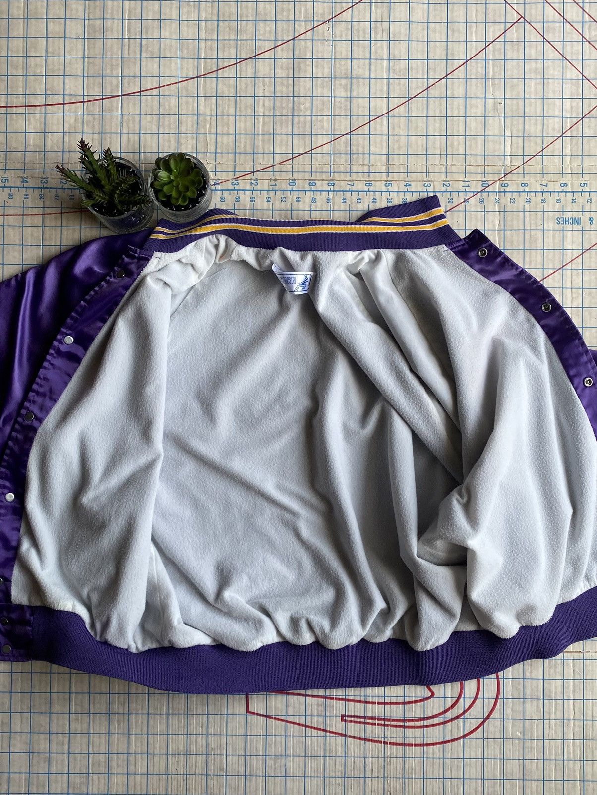 NBA × Vintage Vintage Utah Jazz Boosters Club Purple Satin Jacket Size XL Size US XL / EU 56 / 4 - 10 Thumbnail