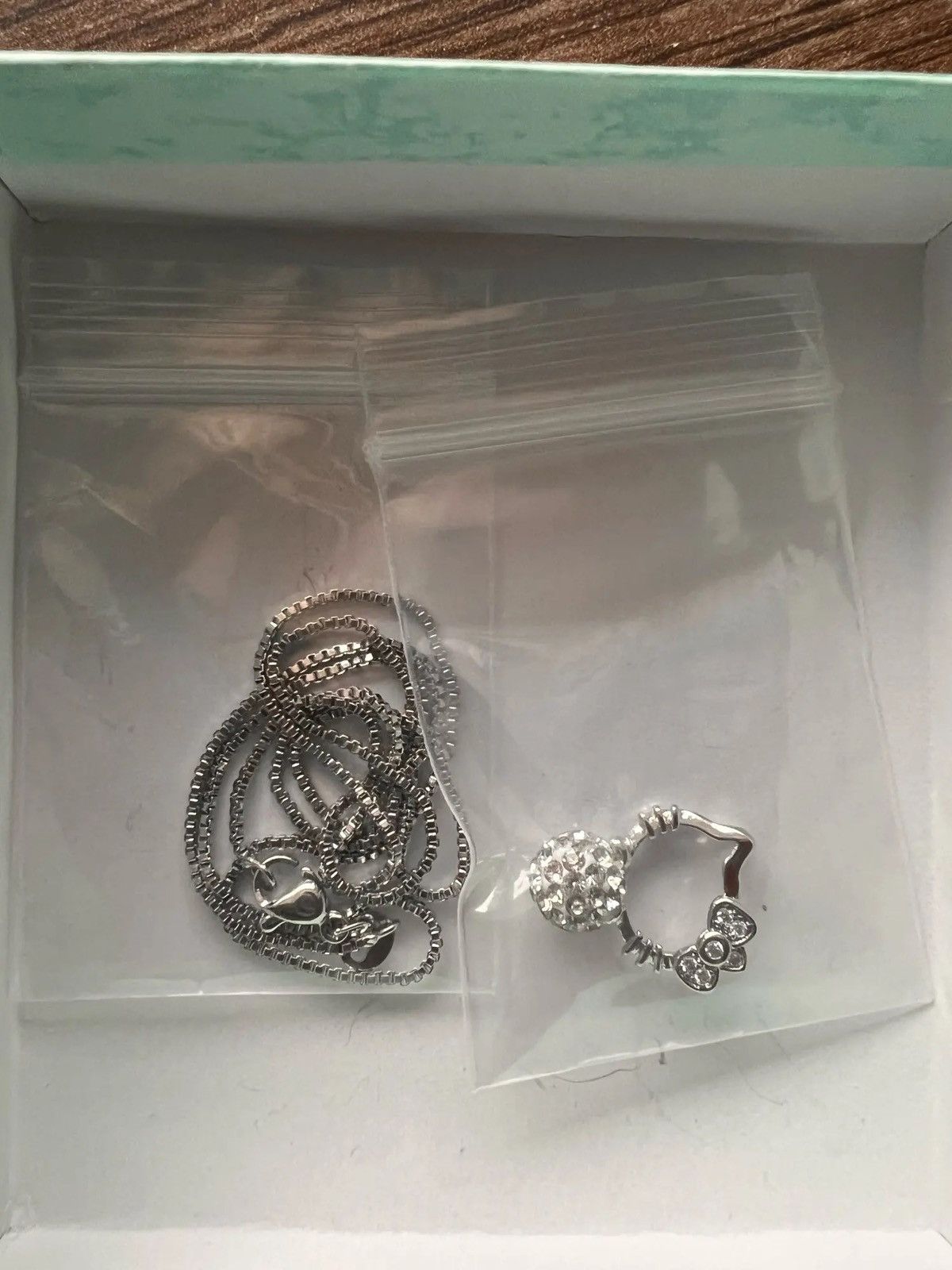 Jewelry Hello Kitty Pendant Necklace With Shine Pearl Size ONE SIZE - 3 Thumbnail