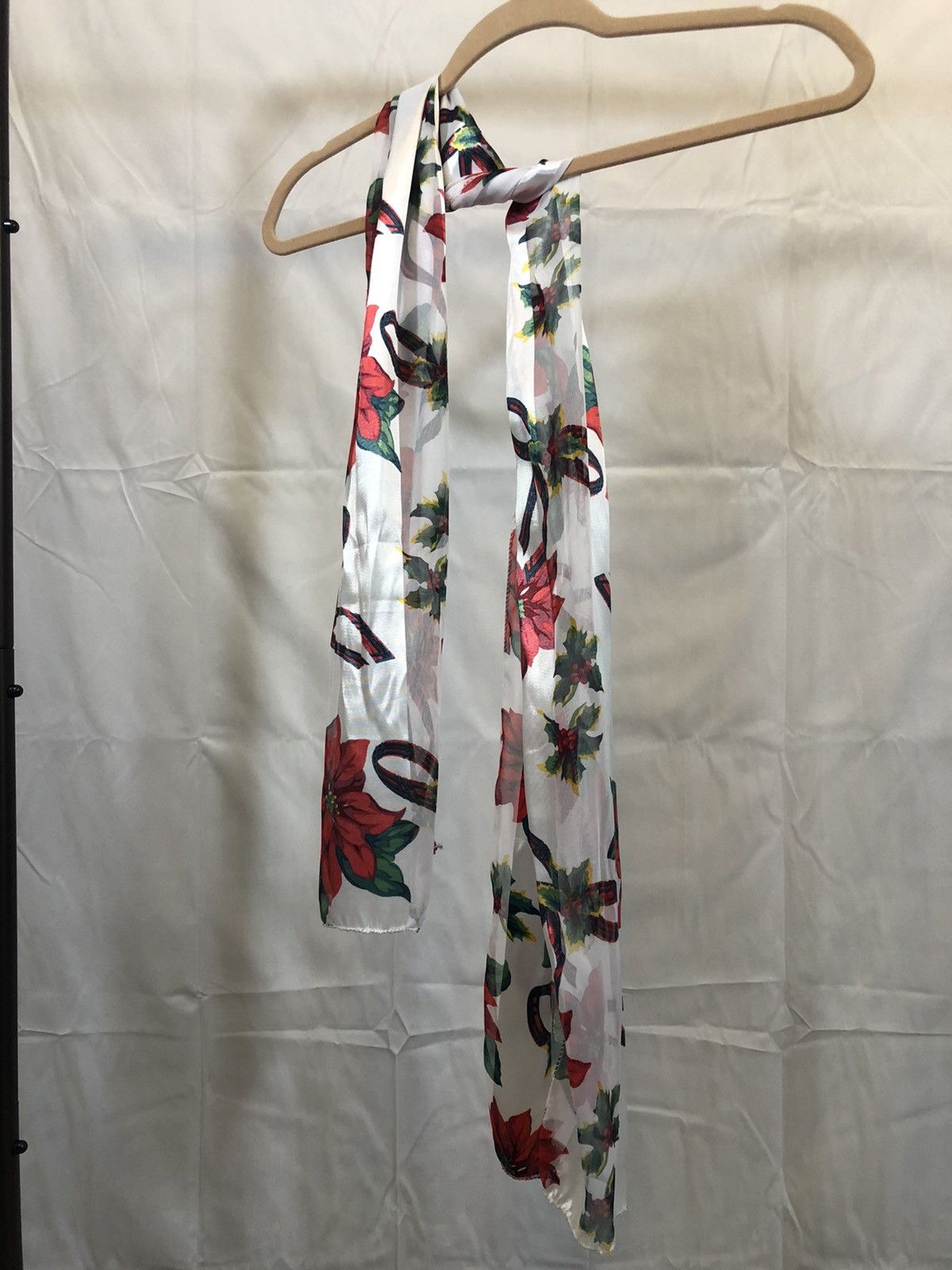 Vintage Vintage White Striped Red Flower Scarf Size ONE SIZE - 2 Thumbnail