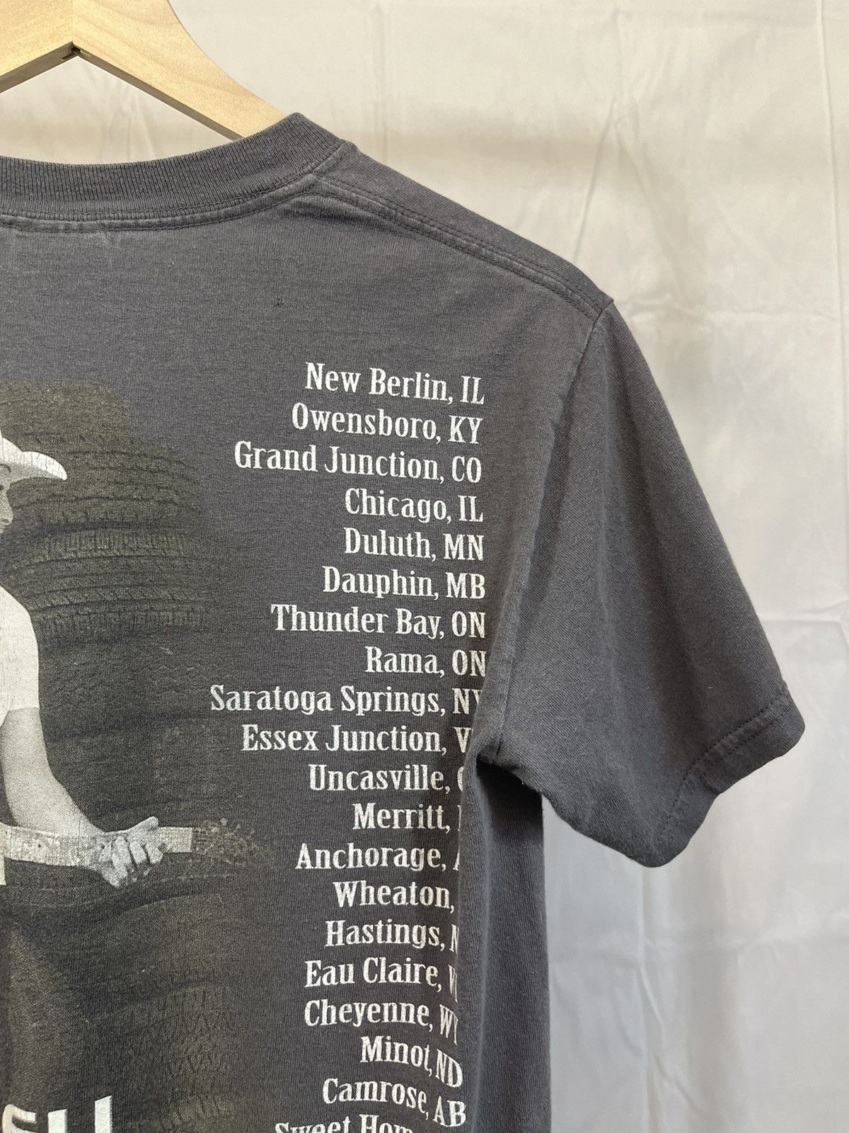 Band Tees Faded Brad Paisley Country Music Concert Band Tee Size US S / EU 44-46 / 1 - 7 Thumbnail