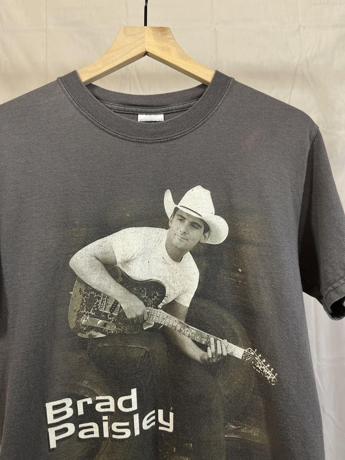 Band Tees Faded Brad Paisley Country Music Concert Band Tee Size US S / EU 44-46 / 1 - 2 Thumbnail