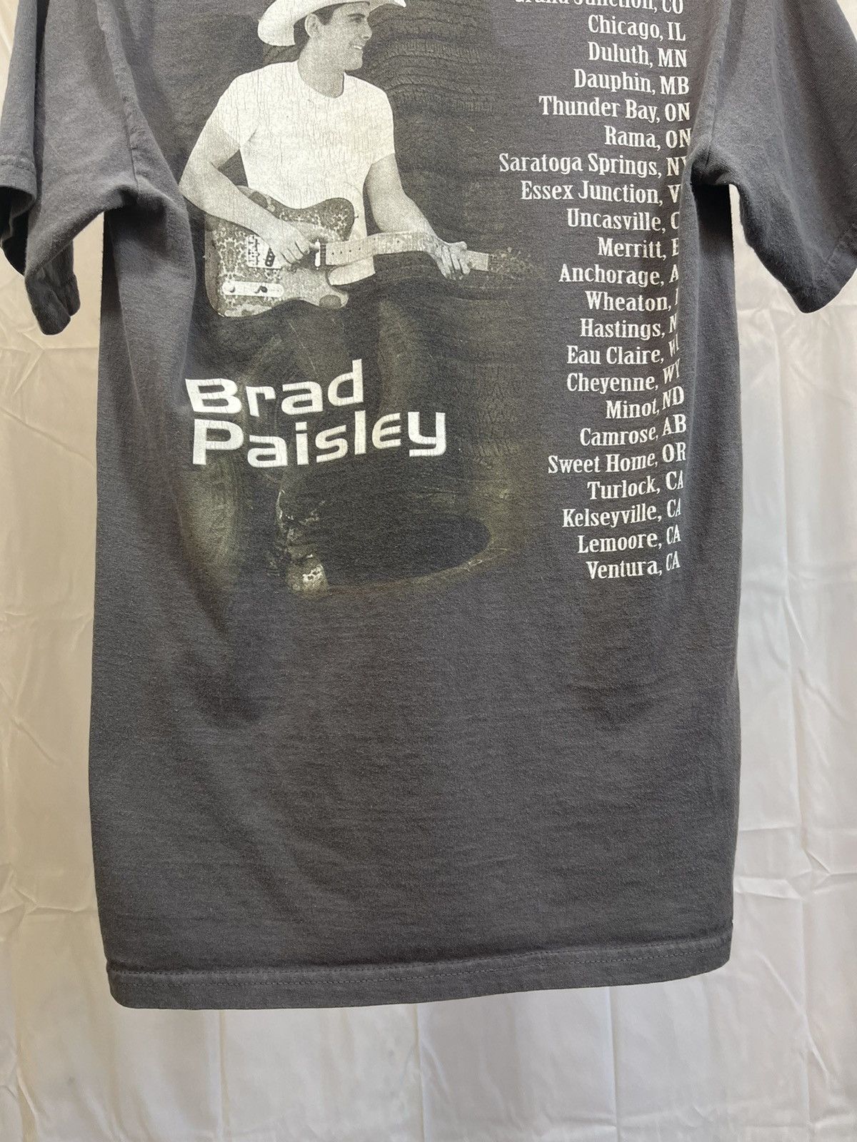 Band Tees Faded Brad Paisley Country Music Concert Band Tee Size US S / EU 44-46 / 1 - 8 Thumbnail