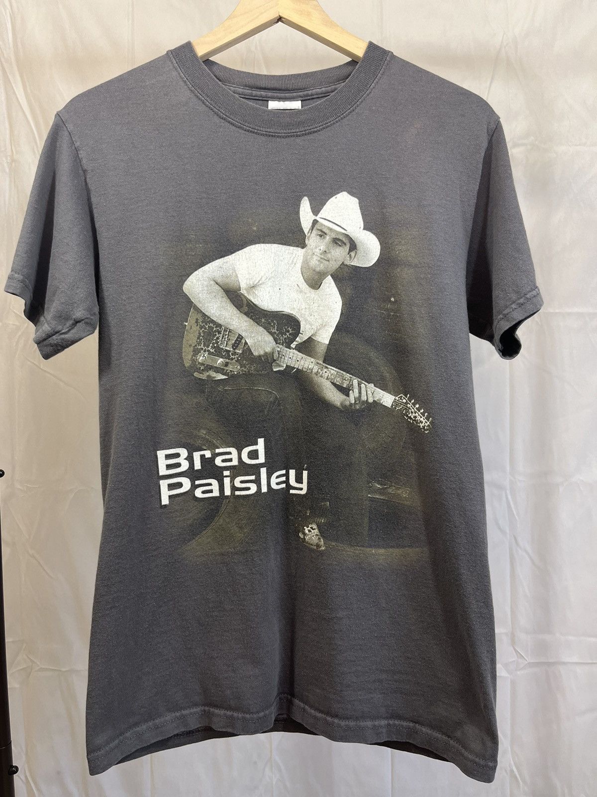 Band Tees Faded Brad Paisley Country Music Concert Band Tee Size US S / EU 44-46 / 1 - 1 Thumbnail