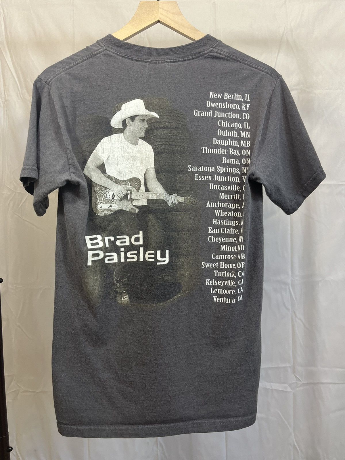 Band Tees Faded Brad Paisley Country Music Concert Band Tee Size US S / EU 44-46 / 1 - 3 Thumbnail