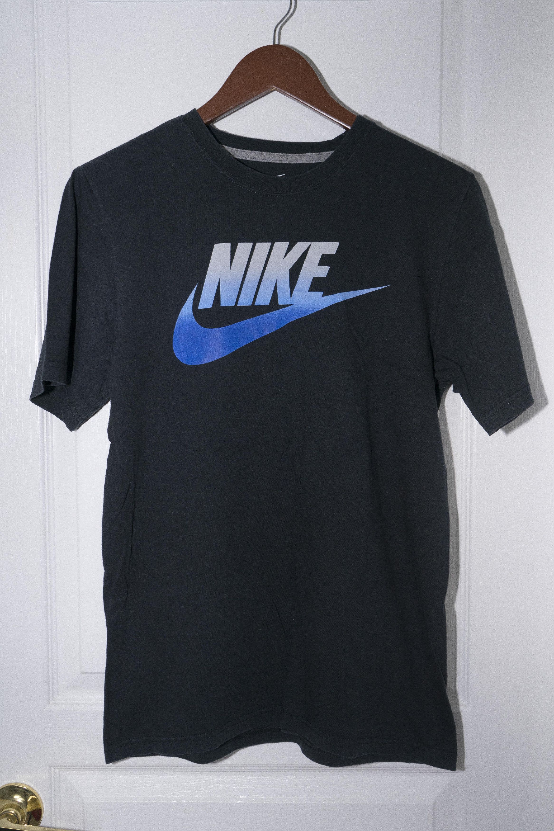 Nike Nike Gradient Futura Icon Logo Tee - Sz S Size US S / EU 44-46 / 1 - 5 Thumbnail