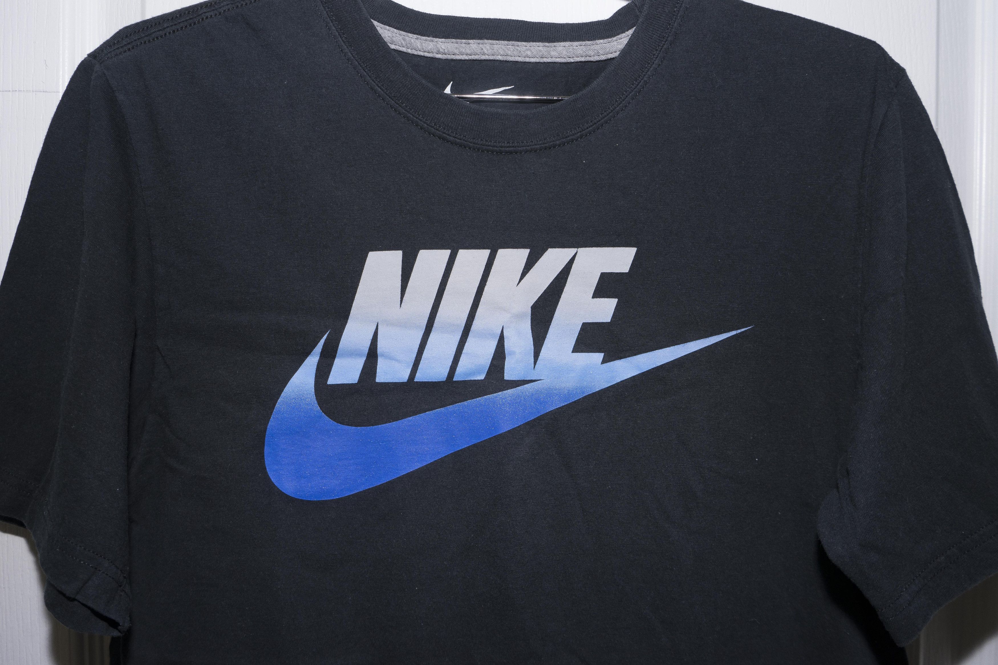 Nike Nike Gradient Futura Icon Logo Tee - Sz S Size US S / EU 44-46 / 1 - 3 Thumbnail