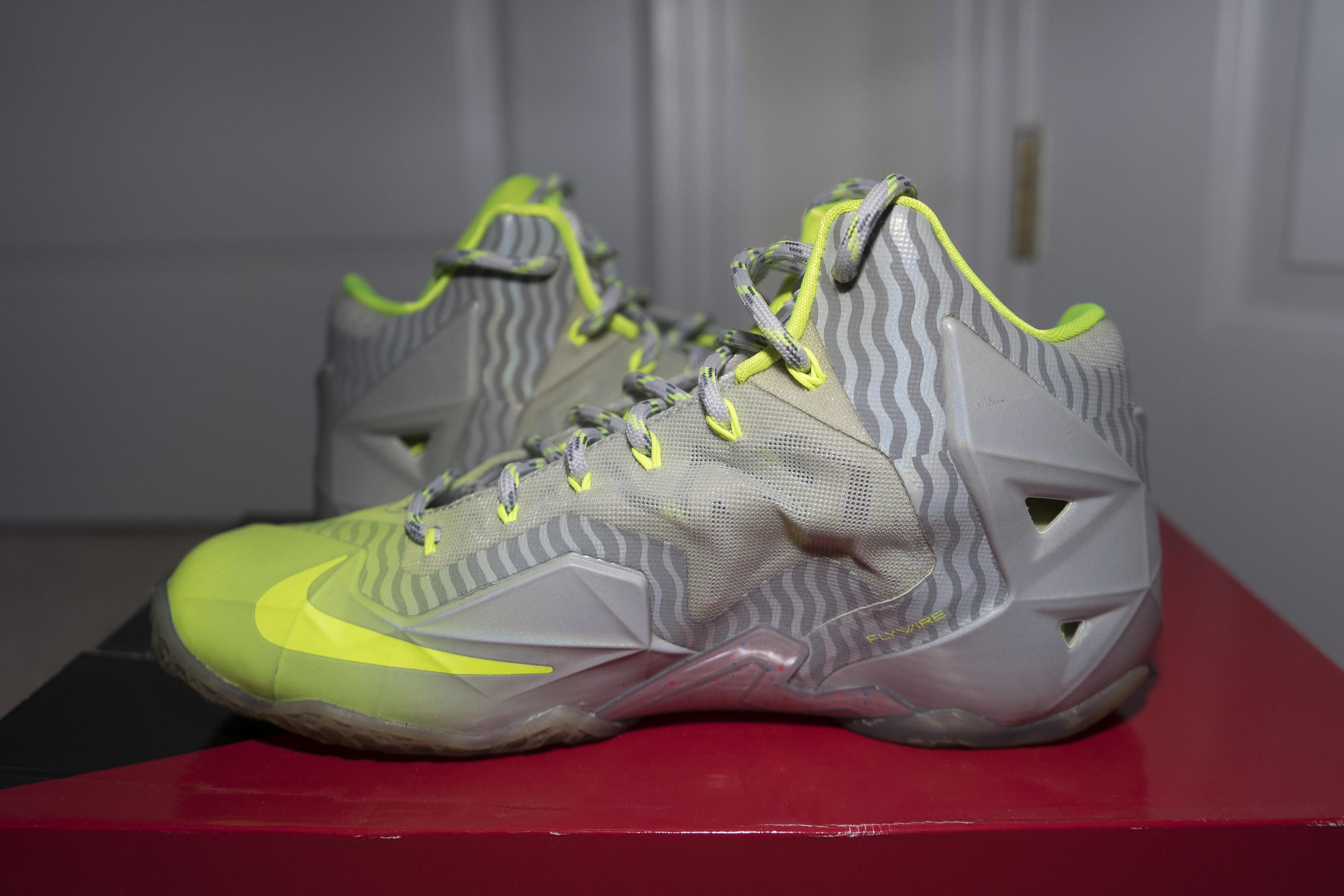 Nike Lebron XI (11) "Collection" - Volt/Grey - Sz 9.5 Size US 9.5 / EU 42-43 - 8 Thumbnail