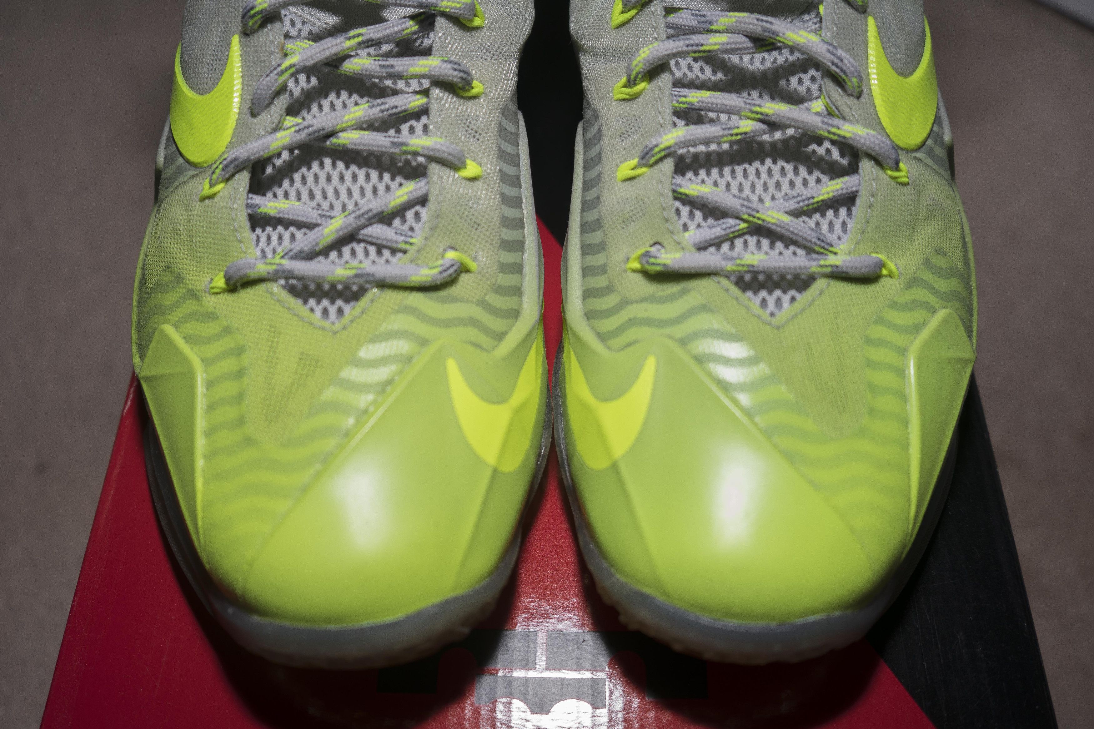 Nike Lebron XI (11) "Collection" - Volt/Grey - Sz 9.5 Size US 9.5 / EU 42-43 - 5 Thumbnail