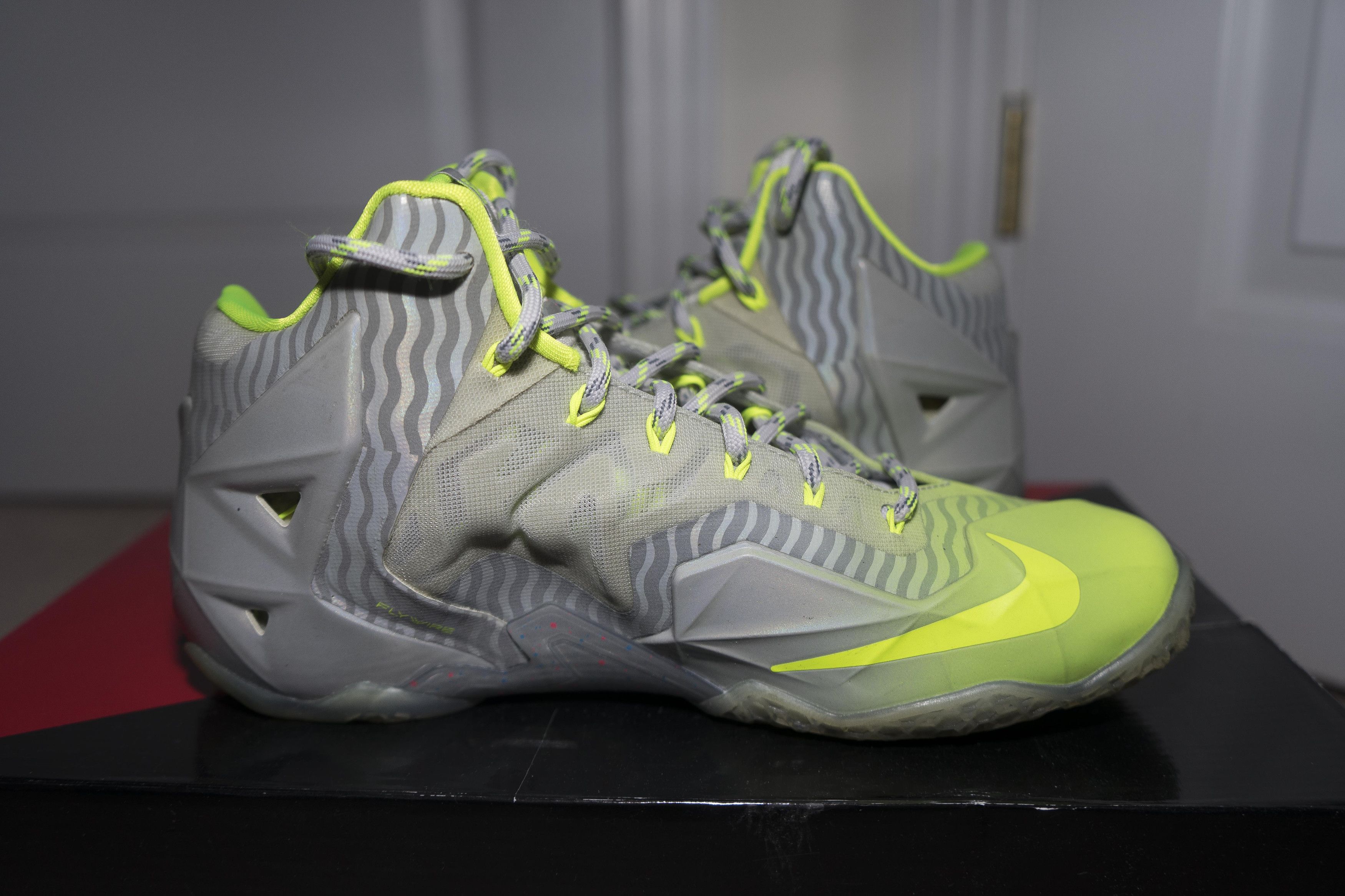 Nike Lebron XI (11) "Collection" - Volt/Grey - Sz 9.5 Size US 9.5 / EU 42-43 - 7 Thumbnail