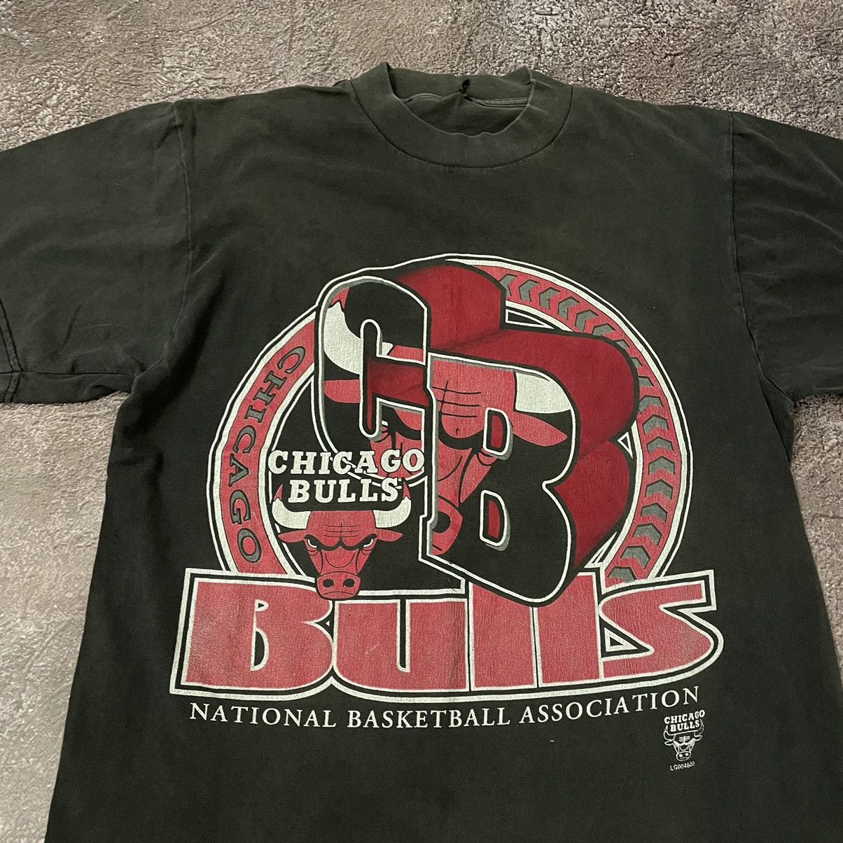 Vintage Vintage 90s Chicago Bulls Graphic Tee Streetwear Faded M Size US M / EU 48-50 / 2 - 5 Thumbnail