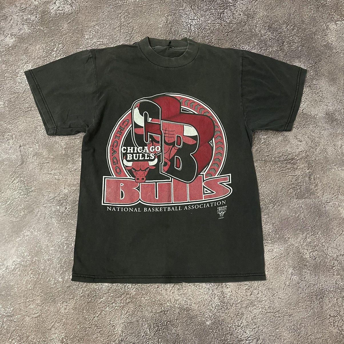 Vintage Vintage 90s Chicago Bulls Graphic Tee Streetwear Faded M Size US M / EU 48-50 / 2 - 2 Thumbnail