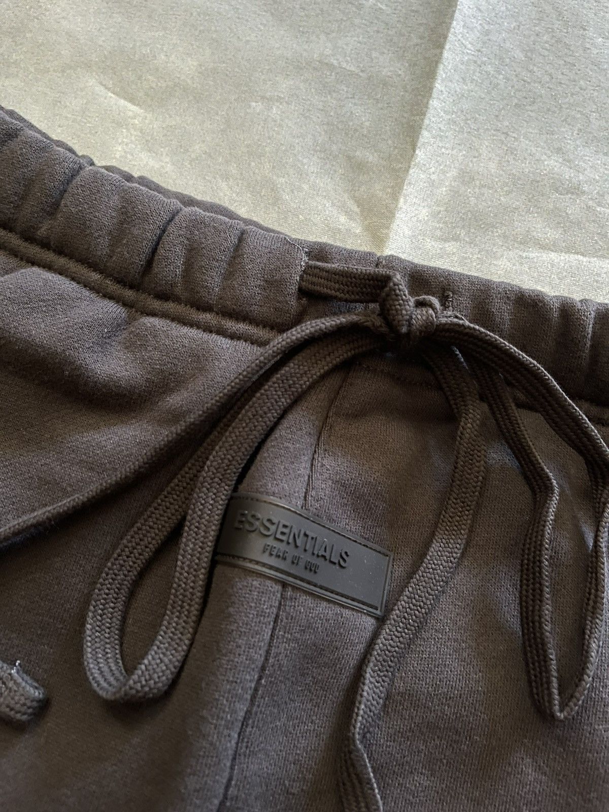 FOG Fear Of God Essentials 1977 Relaxed Fit Sweatpants Iron (S) Size US 30 / EU 46 - 3 Thumbnail