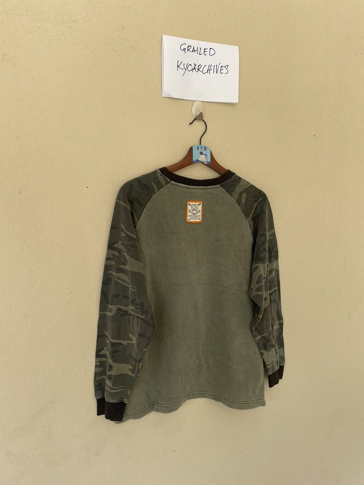 Other VINTAGE BAD BOY CAMO SWEATSHIRT Size US S / EU 44-46 / 1 - 5 Thumbnail