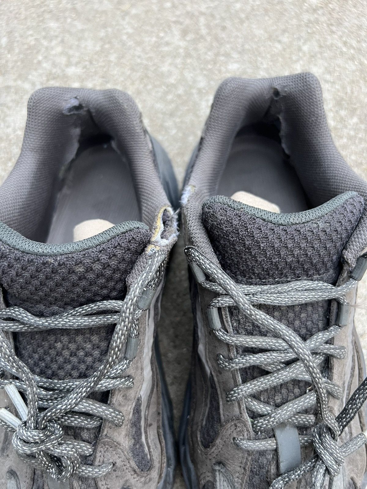 Adidas Adidas Yeezy 700 v2 Geode Size US 9 / EU 42 - 8 Thumbnail