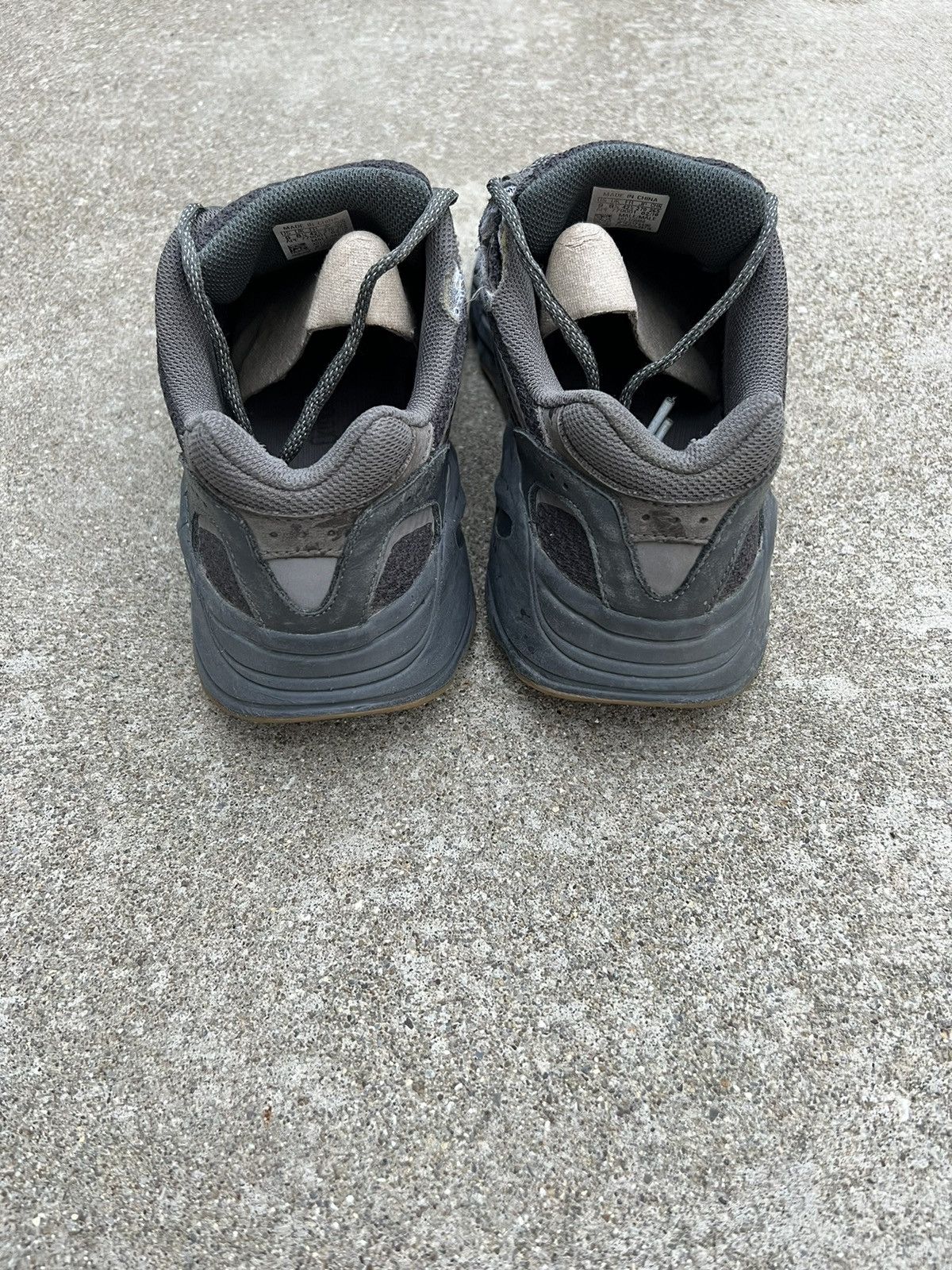 Adidas Adidas Yeezy 700 v2 Geode Size US 9 / EU 42 - 4 Thumbnail