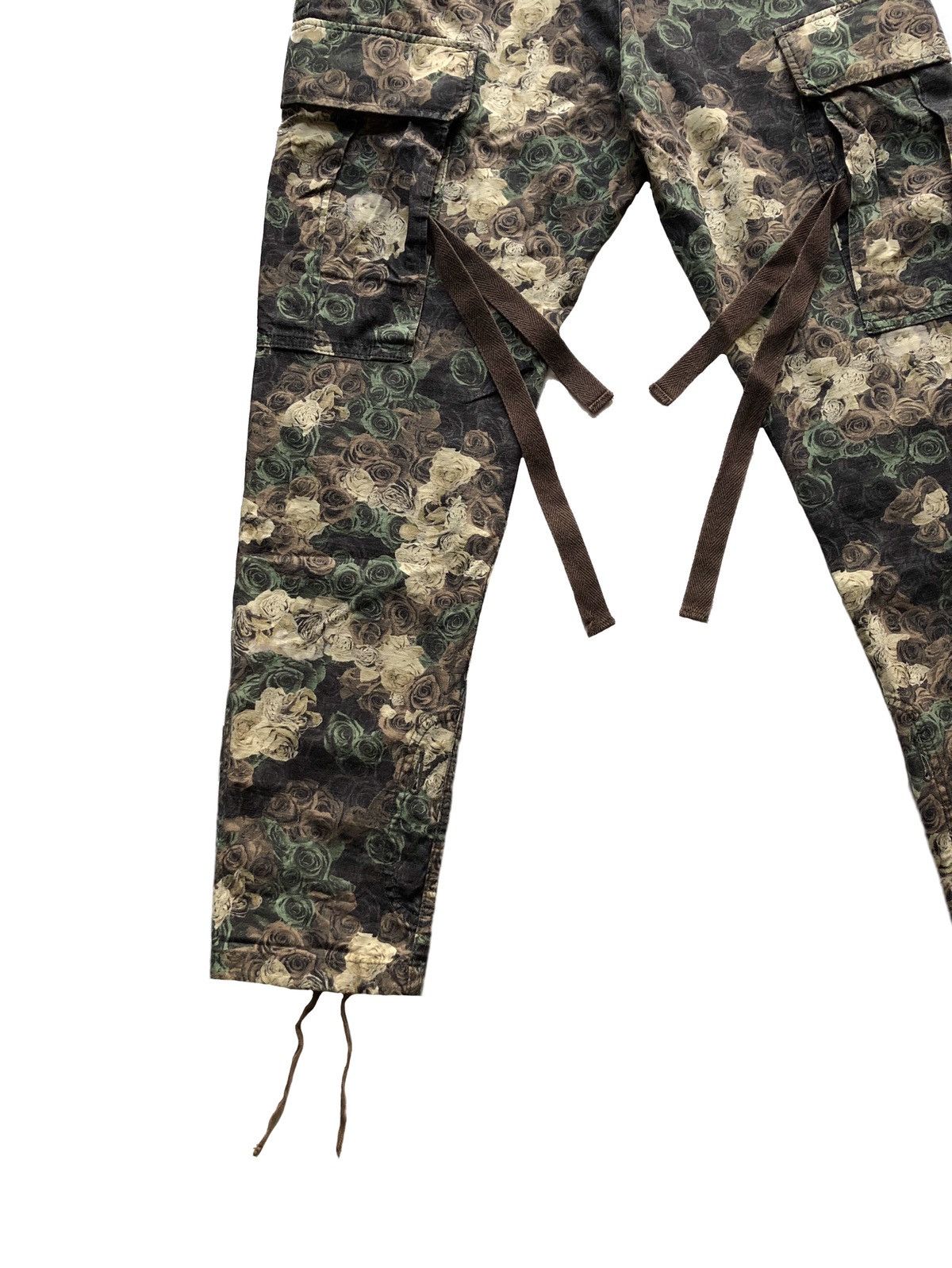 Maison MIHARA YASUHIRO SS11 MiharaYasuhiro Black Iris Rose Camo Cargo Bondage Pant Size US 29 - 10 Thumbnail