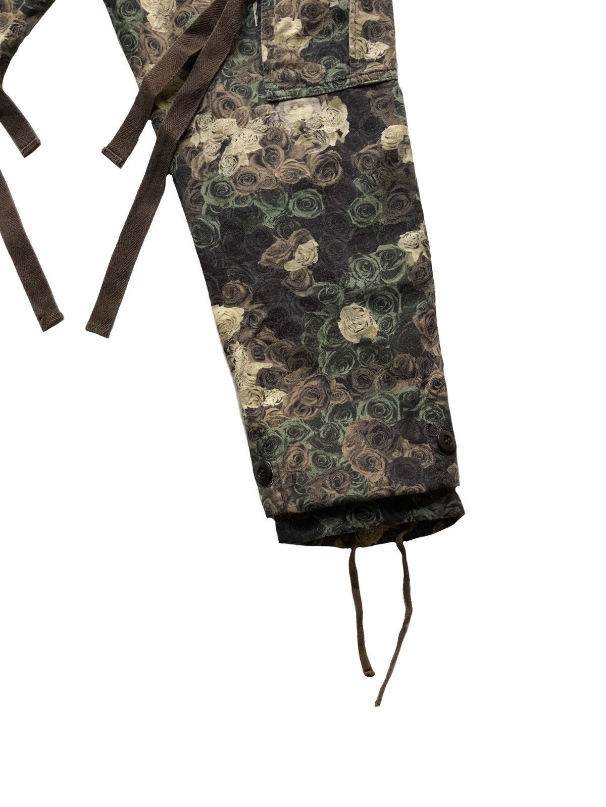 Maison MIHARA YASUHIRO SS11 MiharaYasuhiro Black Iris Rose Camo Cargo Bondage Pant Size US 29 - 13 Thumbnail