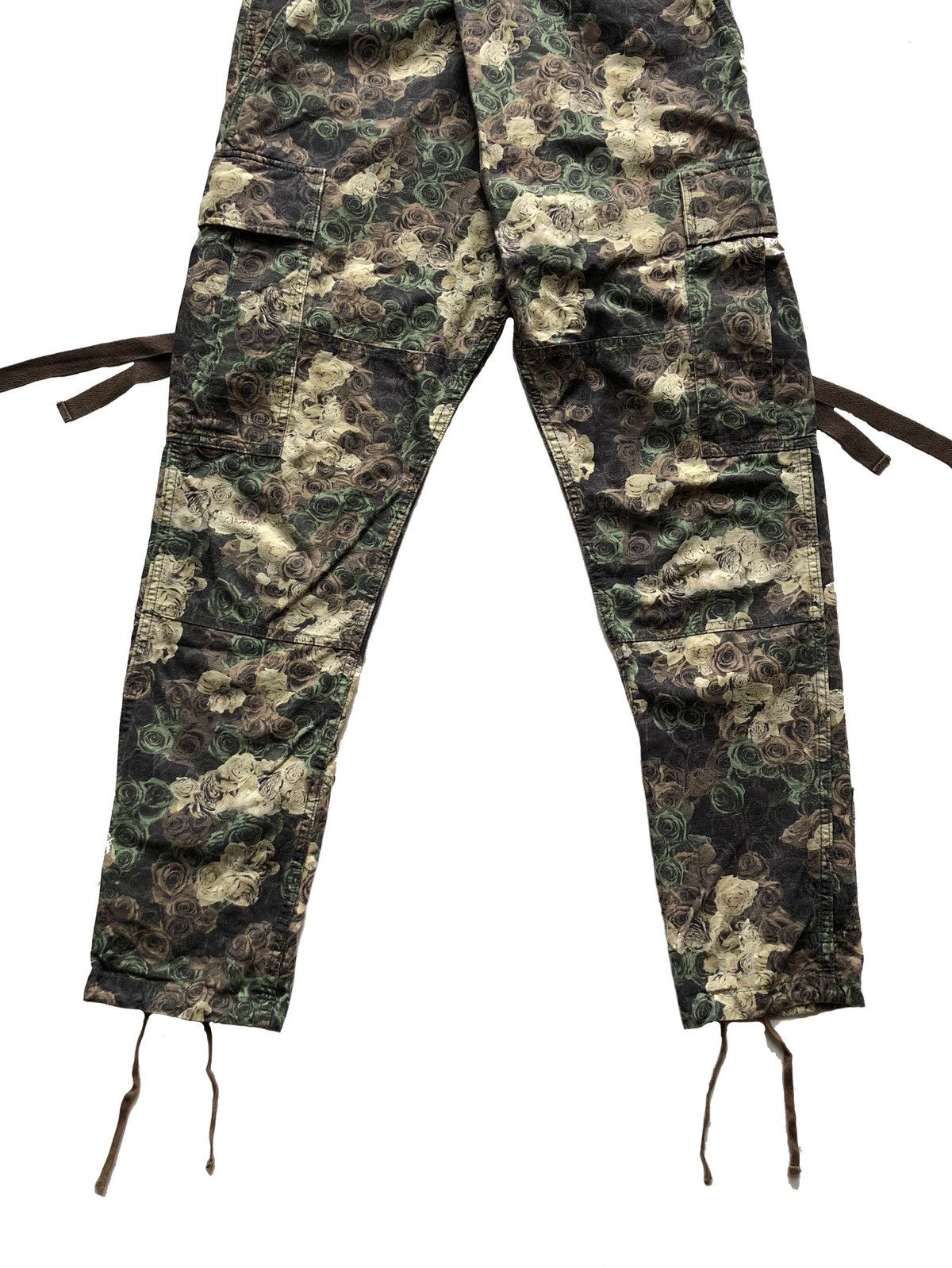 Maison MIHARA YASUHIRO SS11 MiharaYasuhiro Black Iris Rose Camo Cargo Bondage Pant Size US 29 - 4 Thumbnail