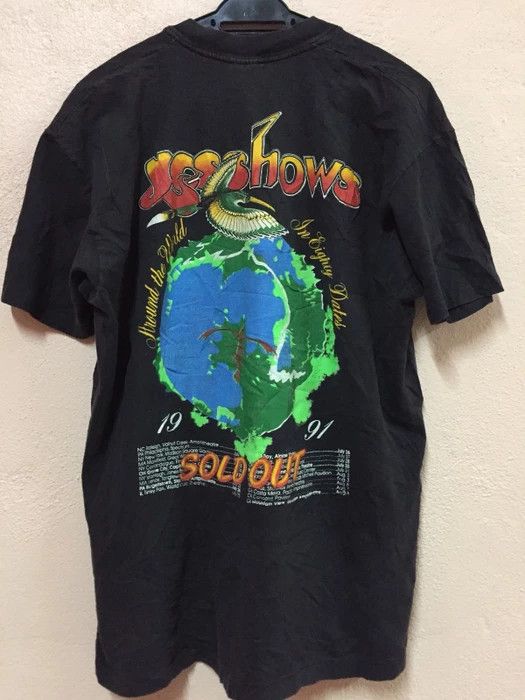 image of Band Tees x Rock T Shirt Vintage 90's Yes Band Psychedelic Rock Band Tee Shirt Acdc in Black (Size 