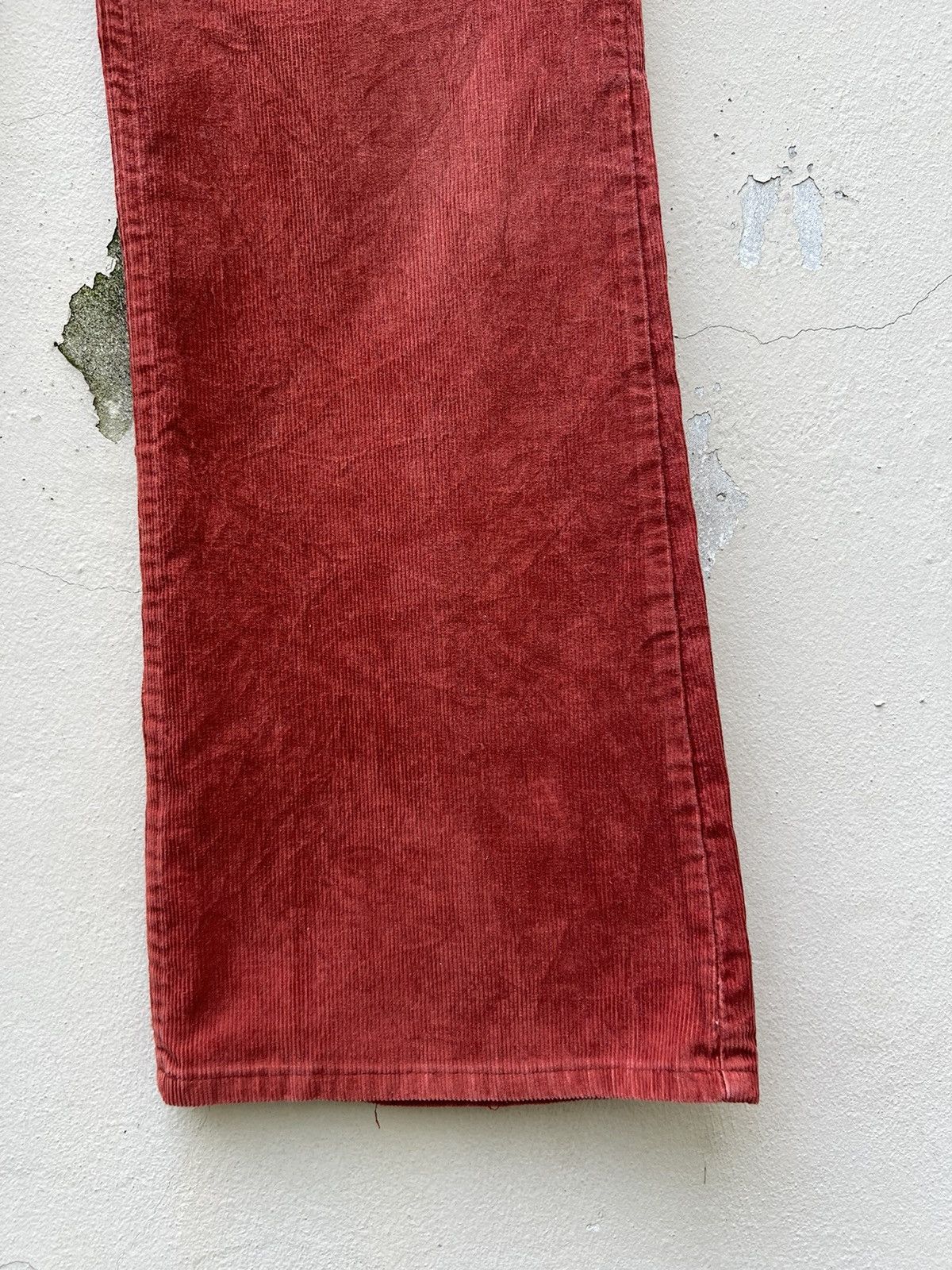 Levi's Vintage Levi’s 646 #3 Faded Red Corduroy Flare Pant Size US 32 / EU 48 - 14 Thumbnail
