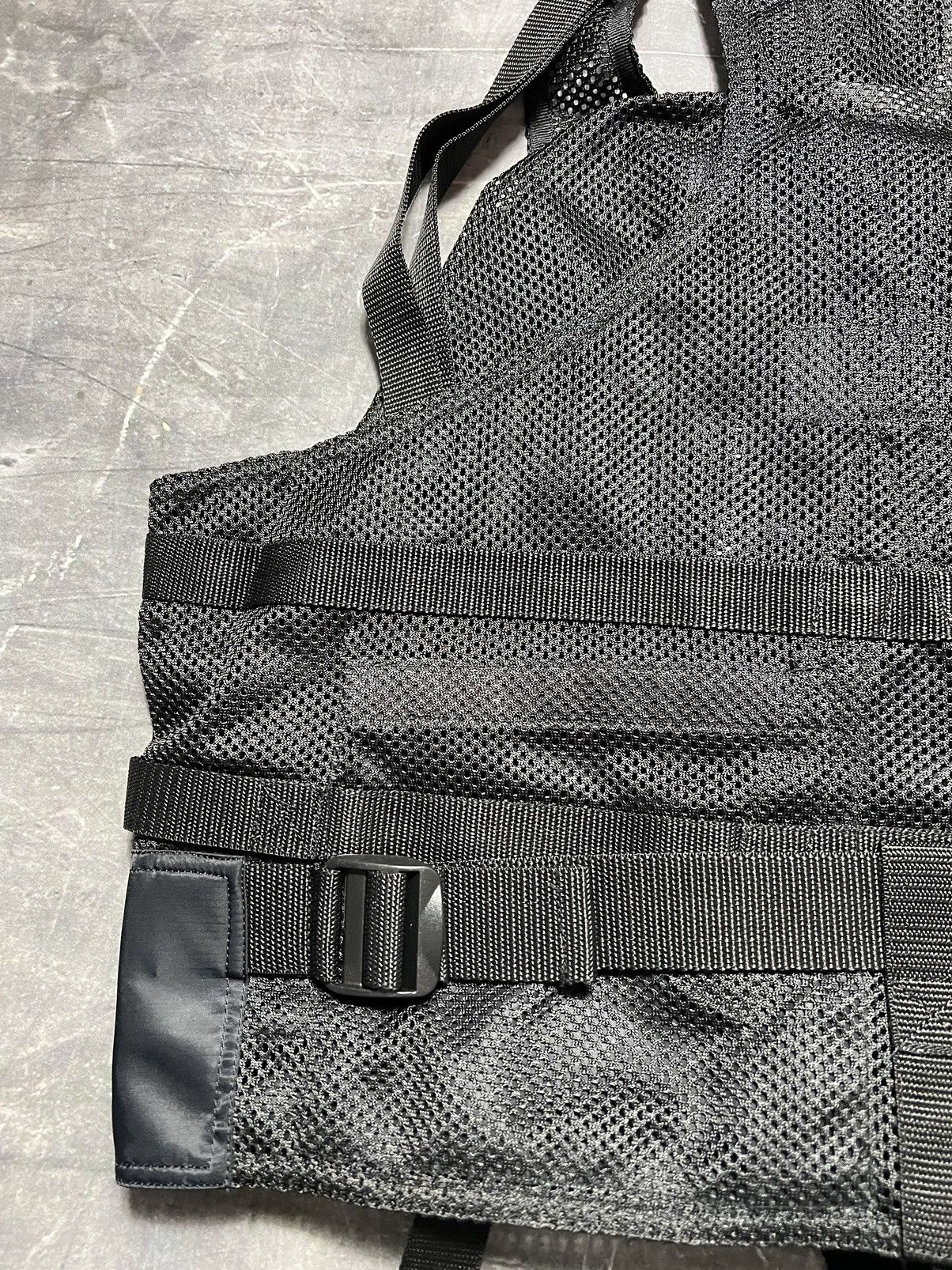 1017 ALYX 9SM 1017 ALYX 9SM TACTICAL VEST Size US L / EU 52-54 / 3 - 7 Thumbnail