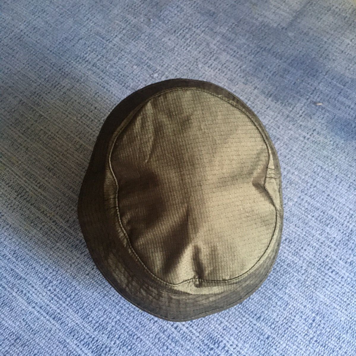 DKNY silver grey bucket hat Size ONE SIZE - 3 Thumbnail