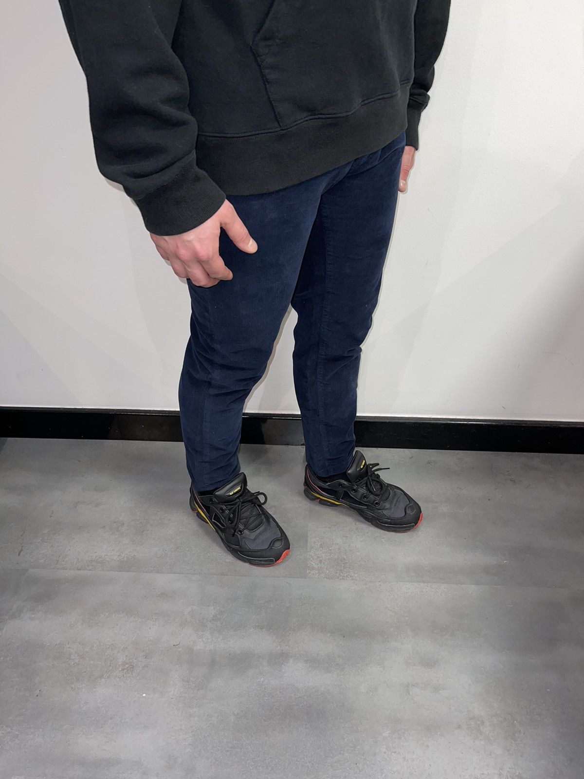 Dolce & Gabbana DS! Dolce & Gabbana Dark Navy Corduroy Casual Pants Size US 34 / EU 50 - 5 Thumbnail