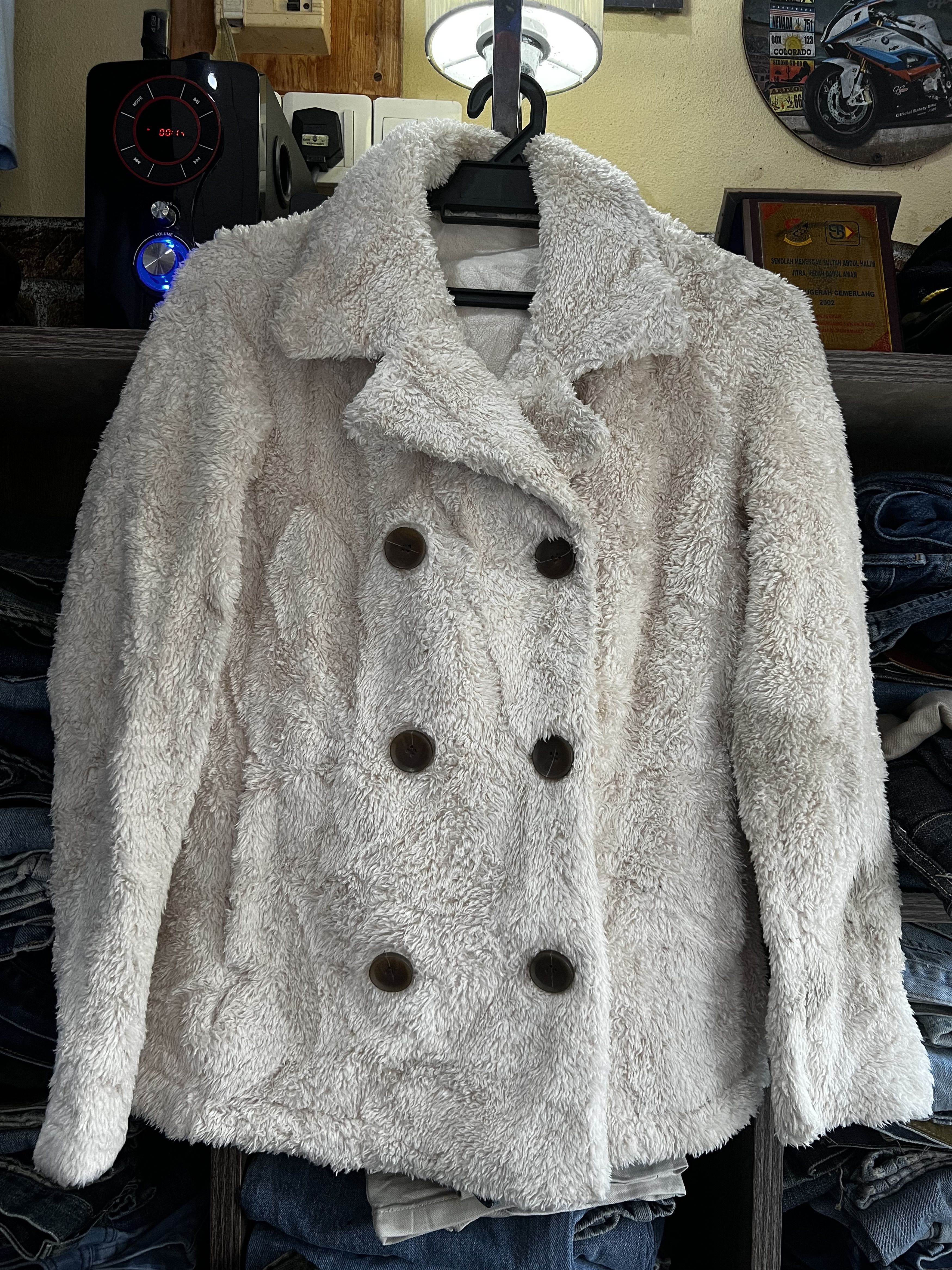 🔥Uniqlo Deep Pile Faux Fur Button Jackets