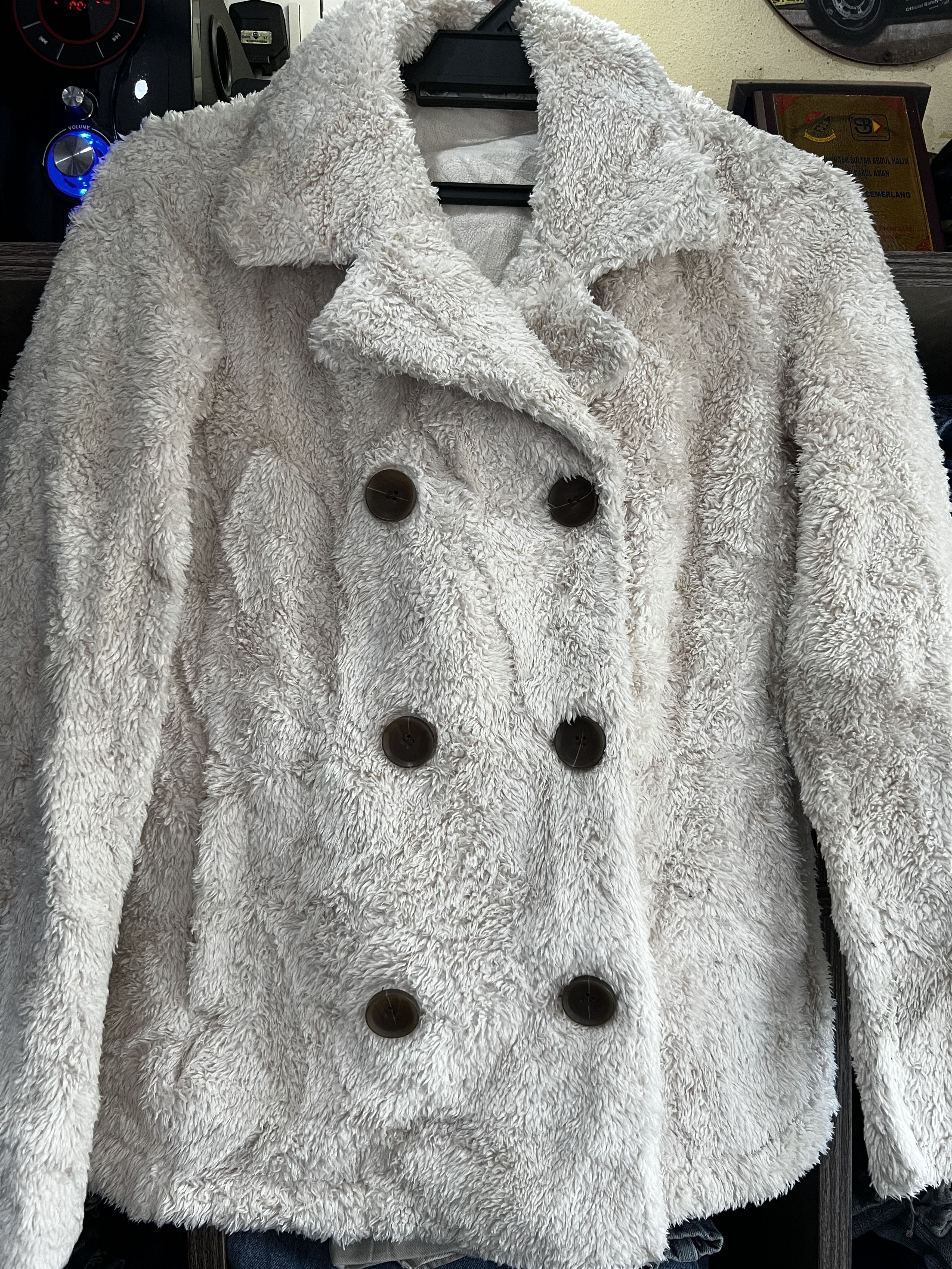 Uniqlo 🔥Uniqlo Deep Pile Faux Fur Button Jackets Size S / US 4 / IT 40 - 7 Thumbnail