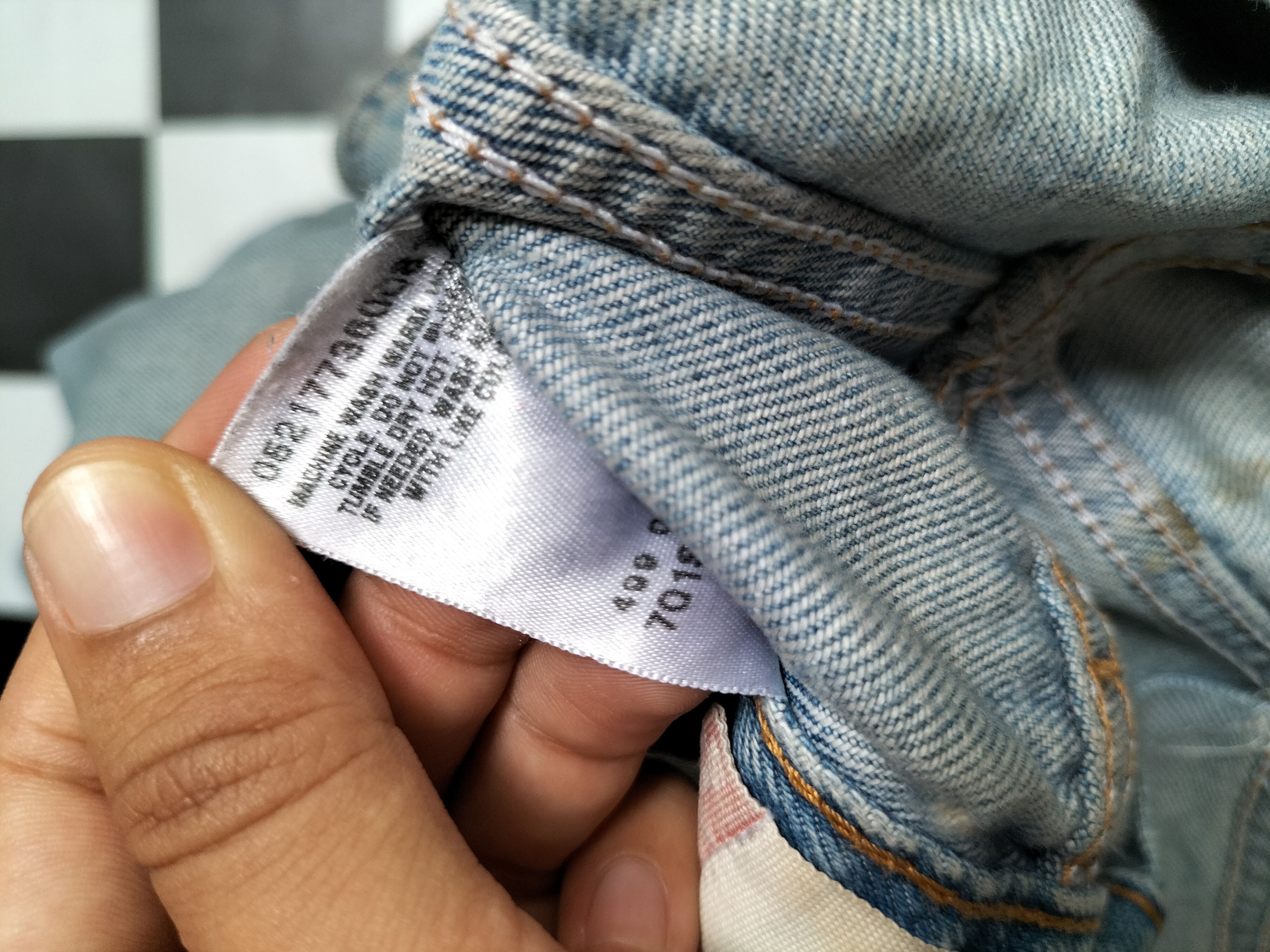 Levi's × Vintage Vintage Levis 550 Faded Denim Jean L465 Size US 35 - 15 Thumbnail