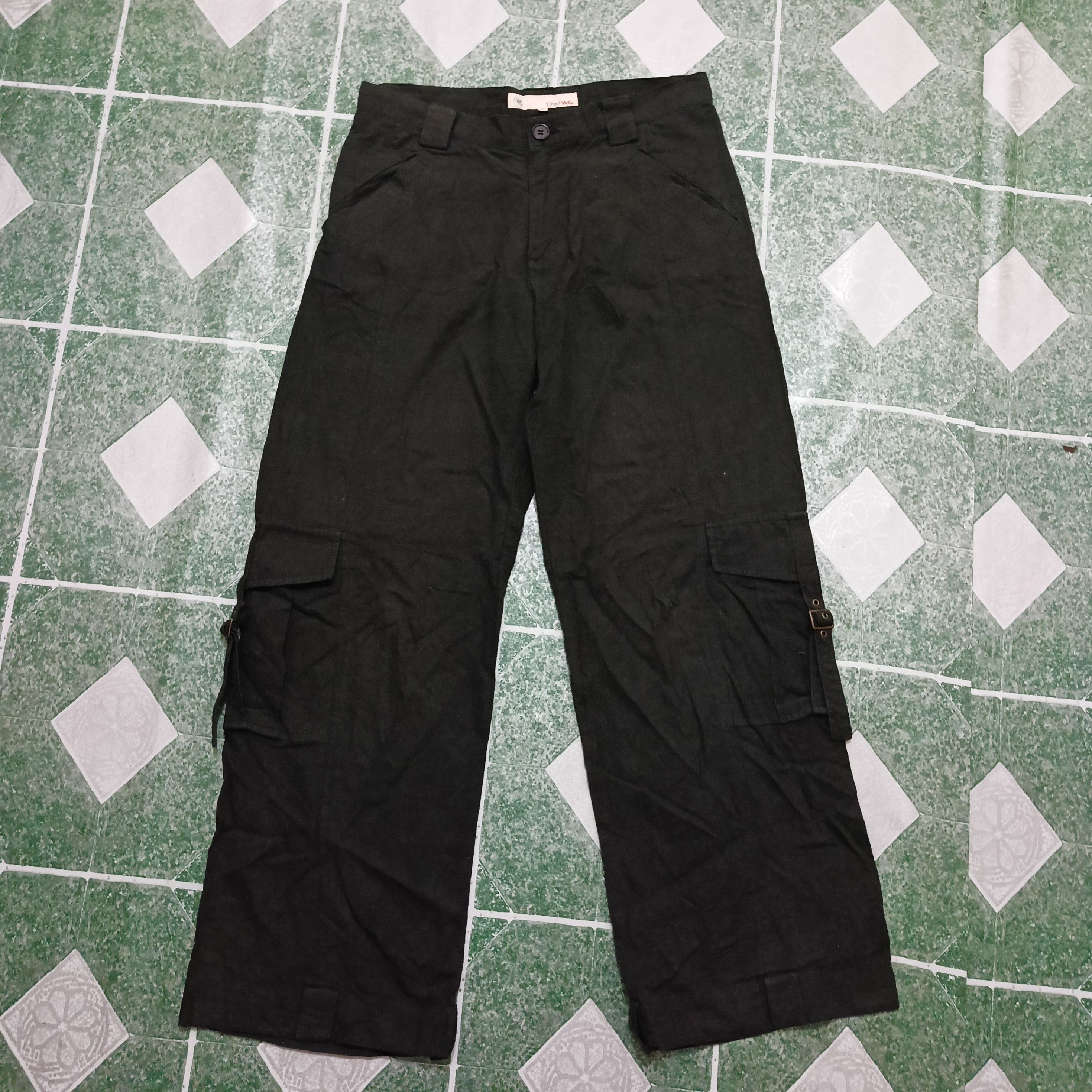 Uzi , Travis 着用who is jacov Cargo pants Designer × jacov