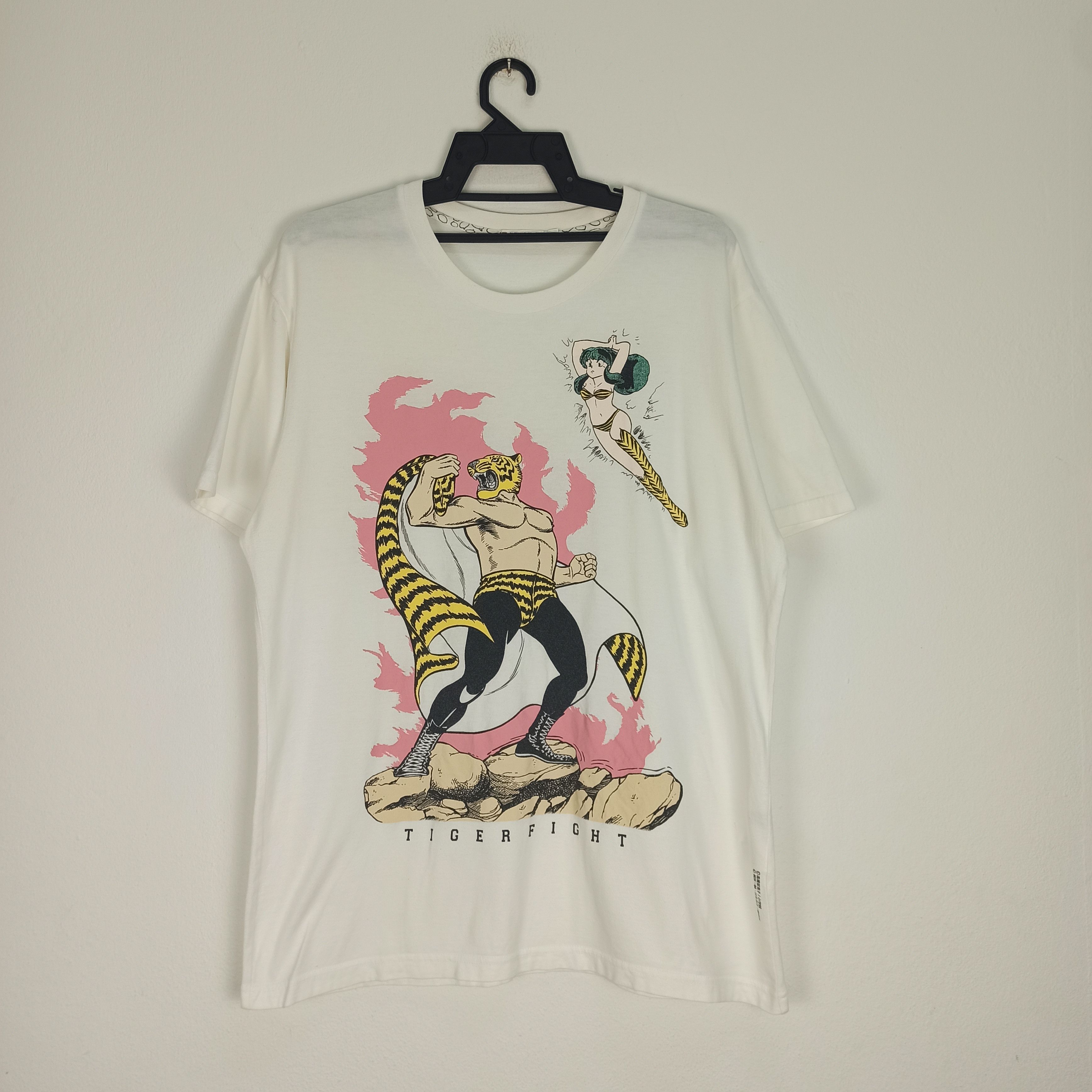 Anime Rare!! Urusei Yatsura Anime T-shirt Uniqlo Size US XL / EU 56 / 4 - 1 Thumbnail