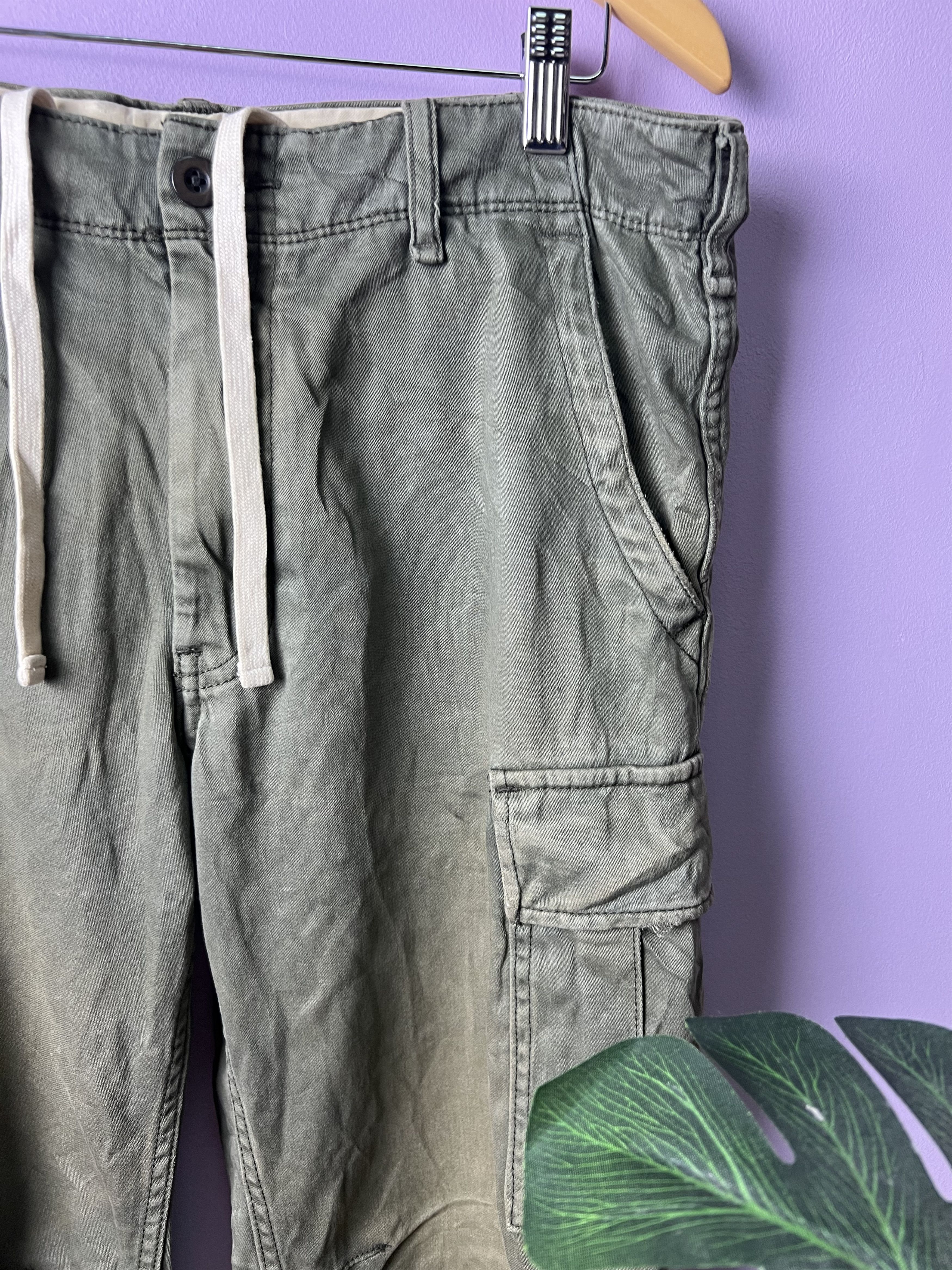 Uniqlo 🔥Distressed Faded Uniqlo Cargo Pants Size US 33 - 11 Thumbnail