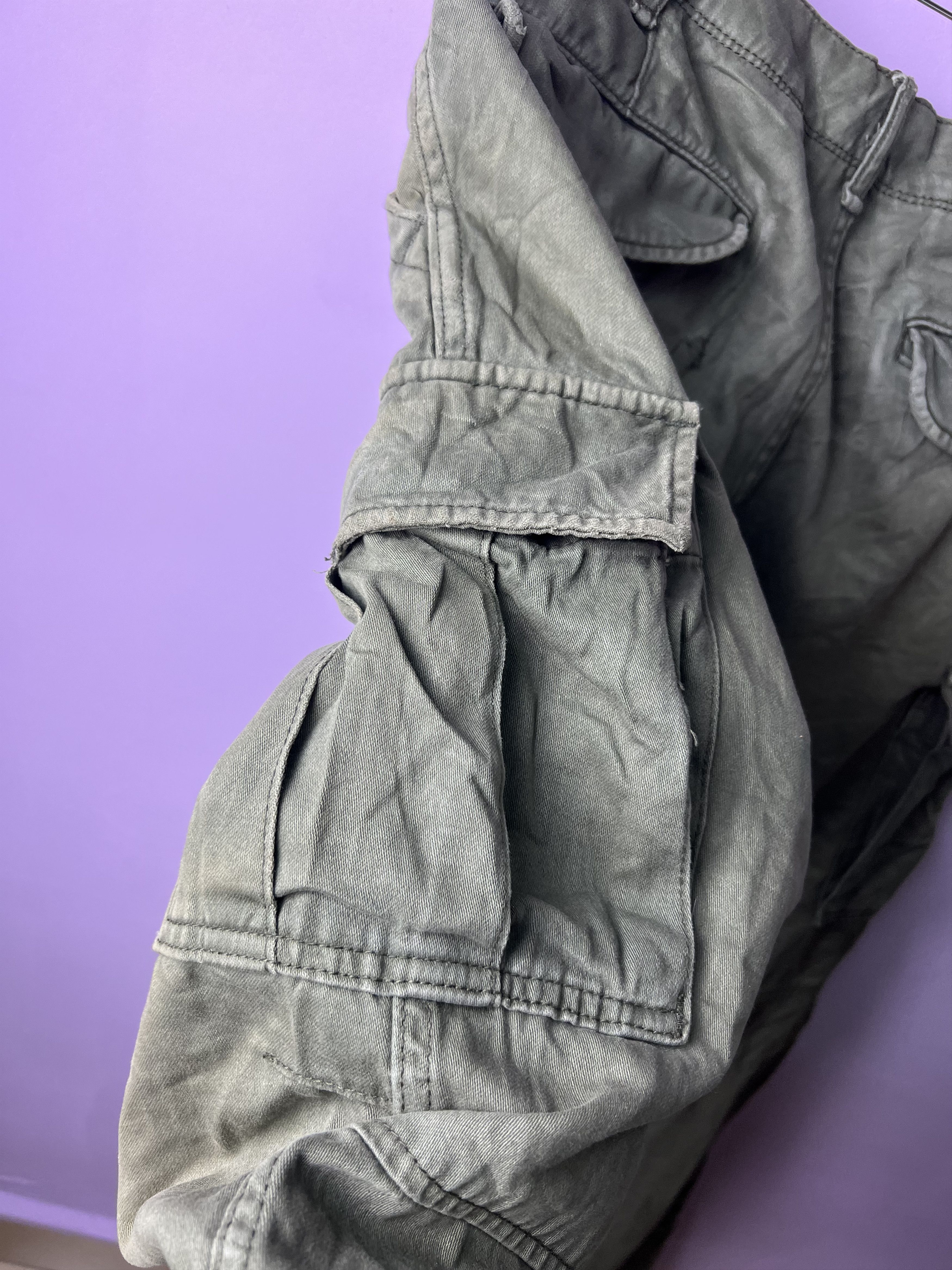 Uniqlo 🔥Distressed Faded Uniqlo Cargo Pants Size US 33 - 14 Thumbnail