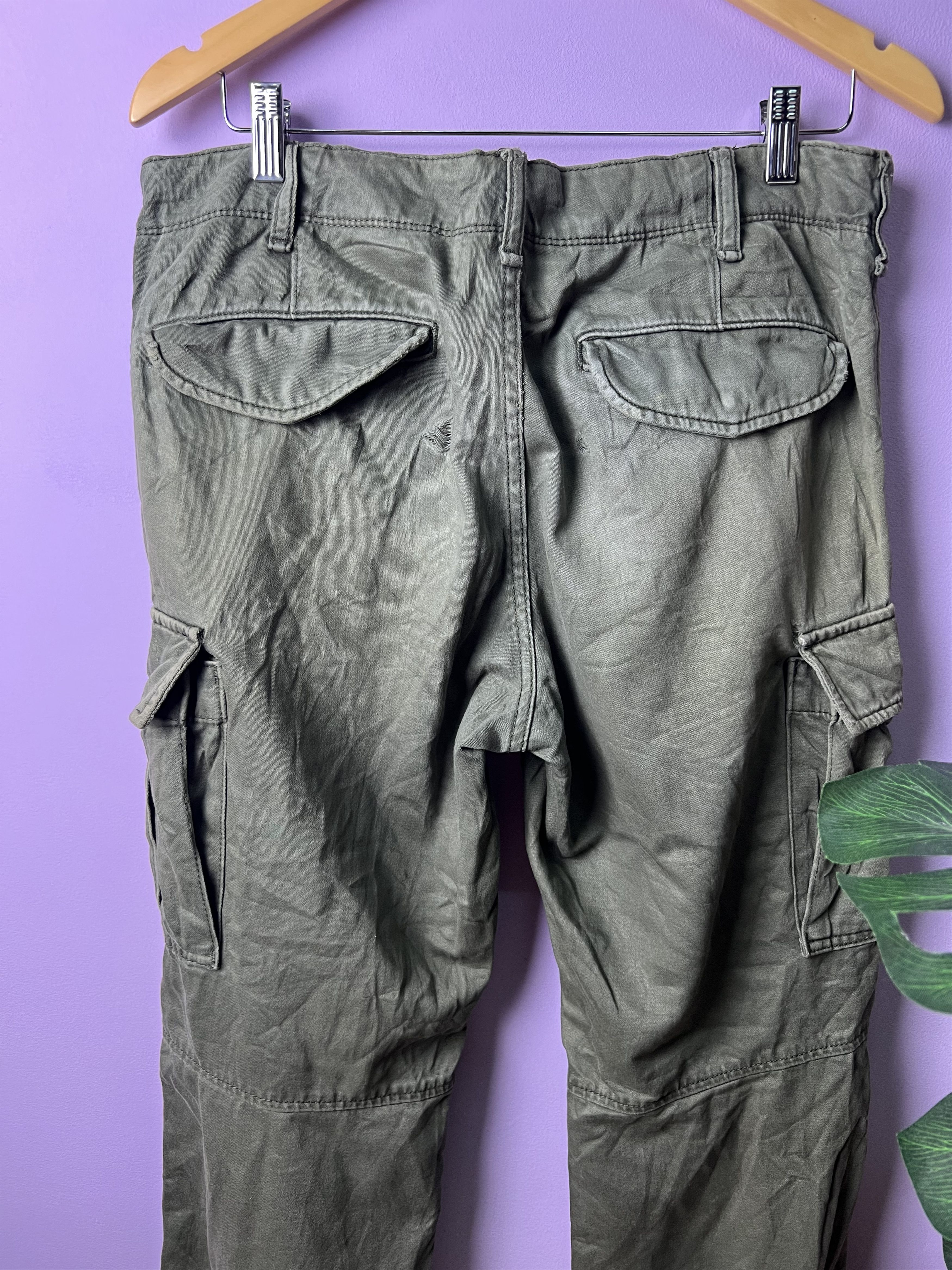 Uniqlo 🔥Distressed Faded Uniqlo Cargo Pants Size US 33 - 12 Thumbnail