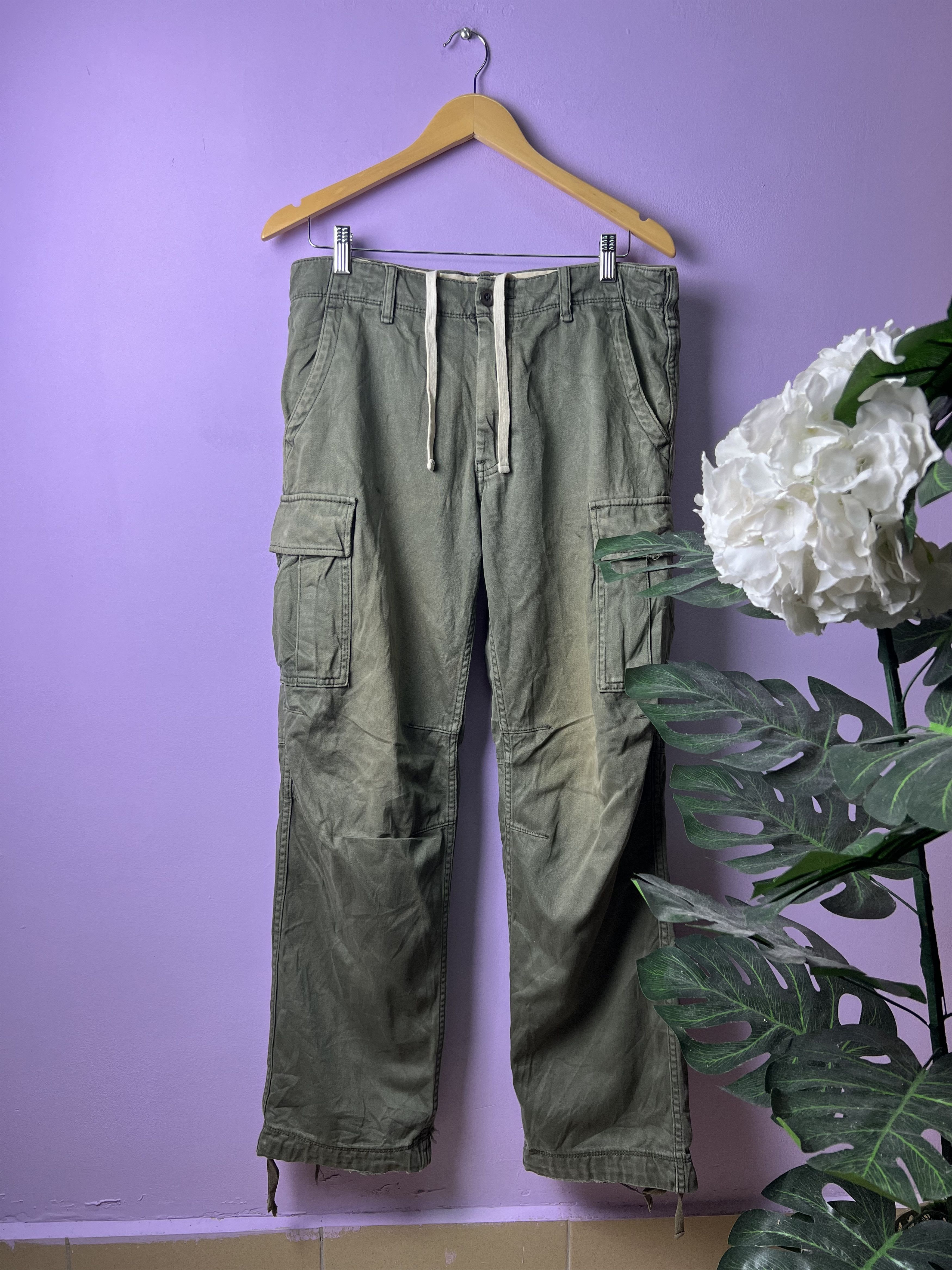 Uniqlo 🔥Distressed Faded Uniqlo Cargo Pants Size US 33 - 1 Thumbnail