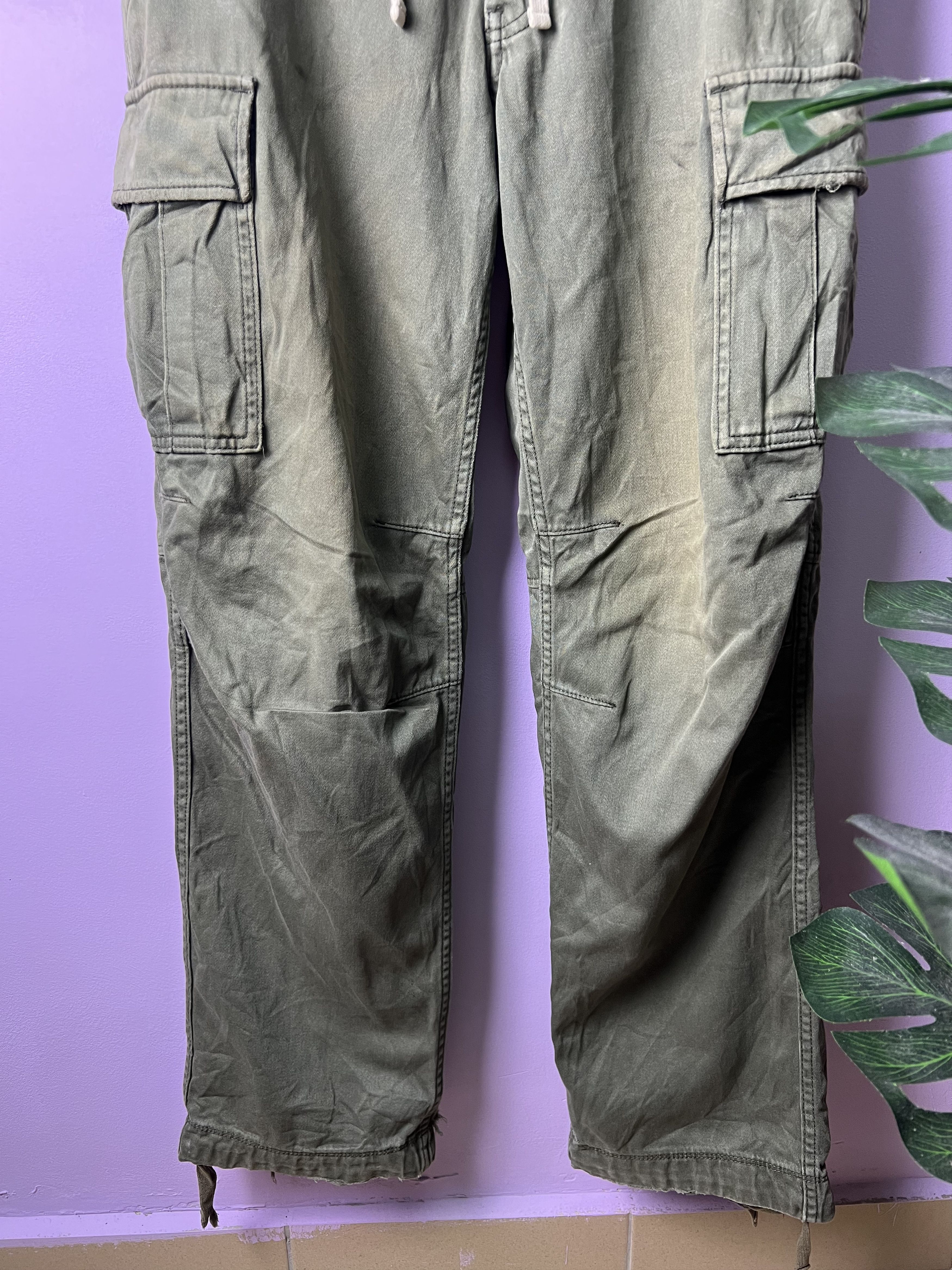 Uniqlo 🔥Distressed Faded Uniqlo Cargo Pants Size US 33 - 5 Thumbnail