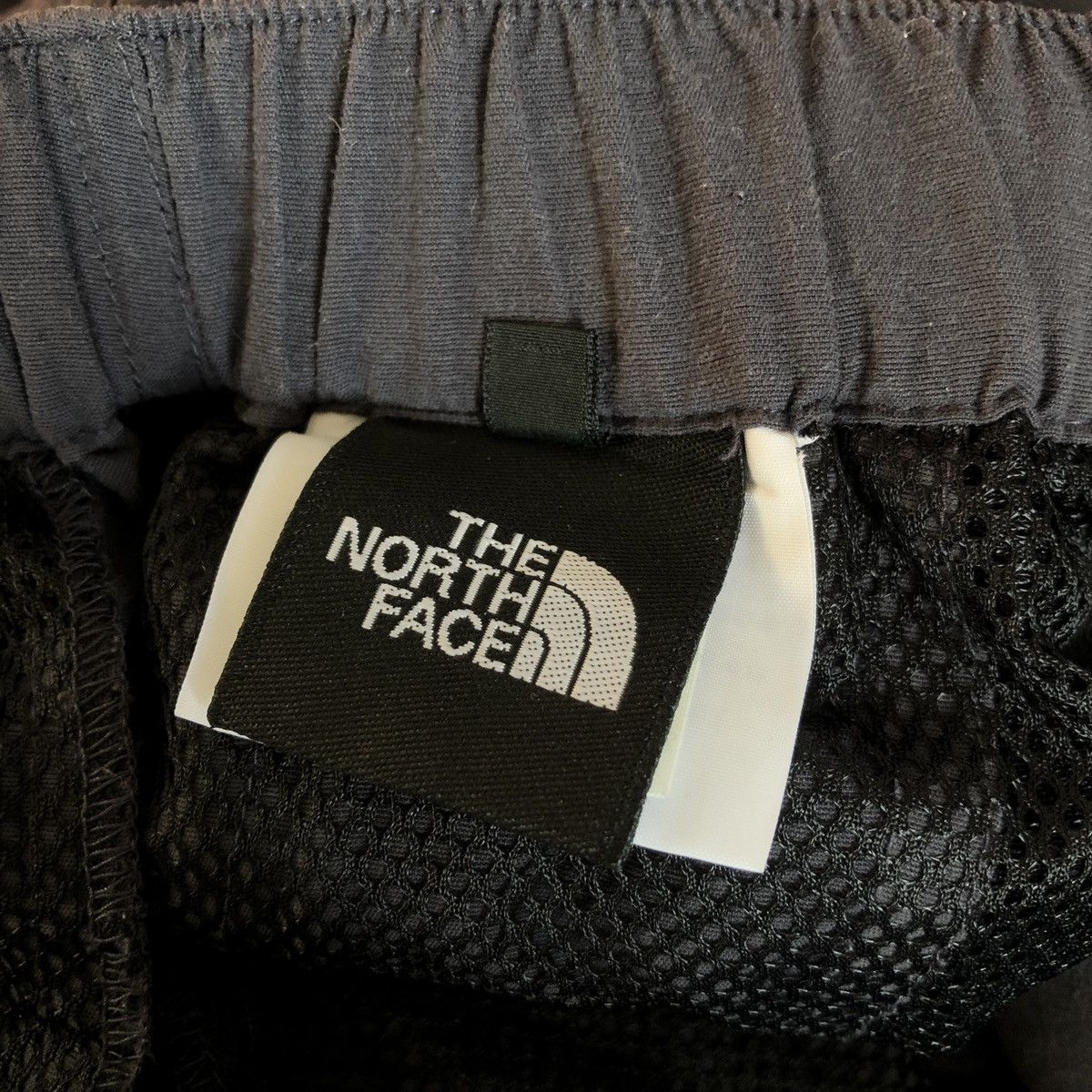 The North Face × Vintage vintage the north face nylon pants Size US 30 / EU 46 - 5 Thumbnail
