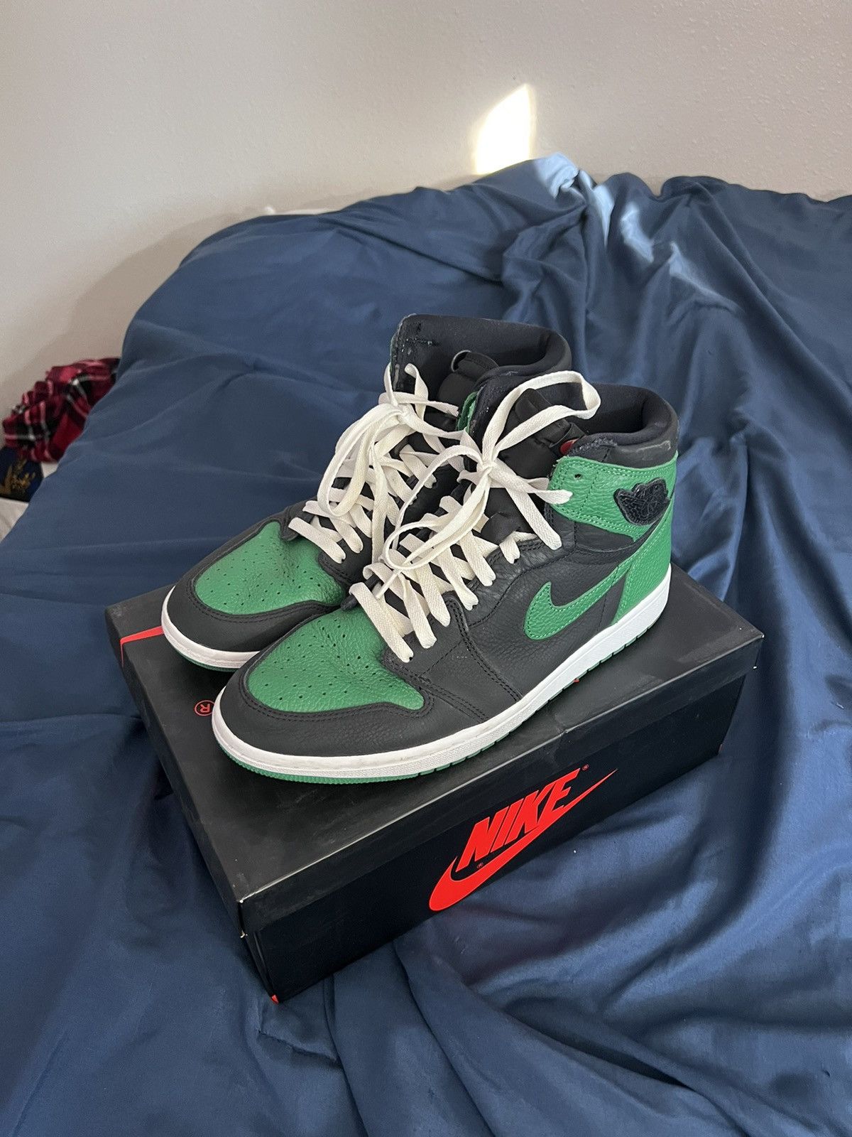 image of Jordan Nike Jordan 1 High OG “Pine Green” 2.0 Shoes, Men's (Size 11)