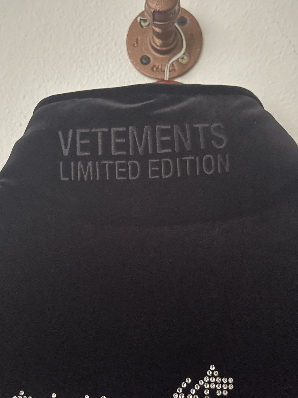 Vetements “RARE”, Oversized Down Velvet Crystal Logo Jacket Size US M / EU 48-50 / 2 - 10 Thumbnail