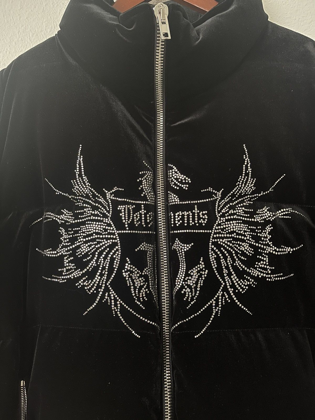 Vetements “RARE”, Oversized Down Velvet Crystal Logo Jacket Size US M / EU 48-50 / 2 - 14 Thumbnail