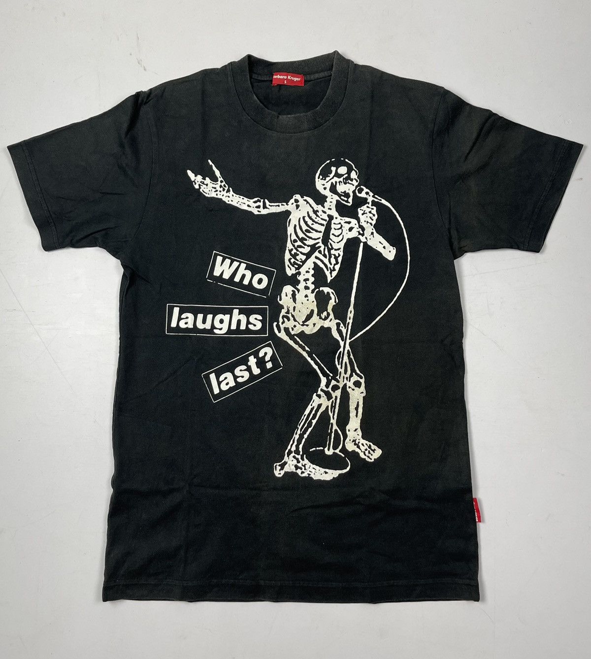Barbara Kruger × Uniqlo uniqlo X barbara kruger who laugh last tee t shirt tc2 Size US S / EU 44-46 / 1 - 1 Thumbnail