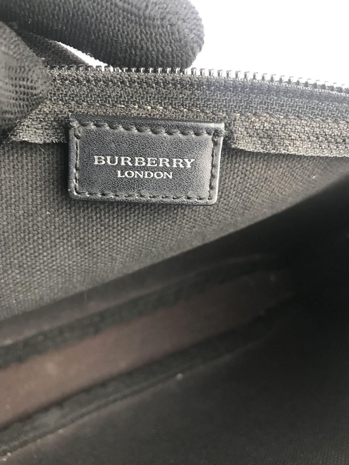 Burberry ❌Last Drop❌Authentic Burberry Nova Mini Pochette handcarry Size ONE SIZE - 13 Thumbnail