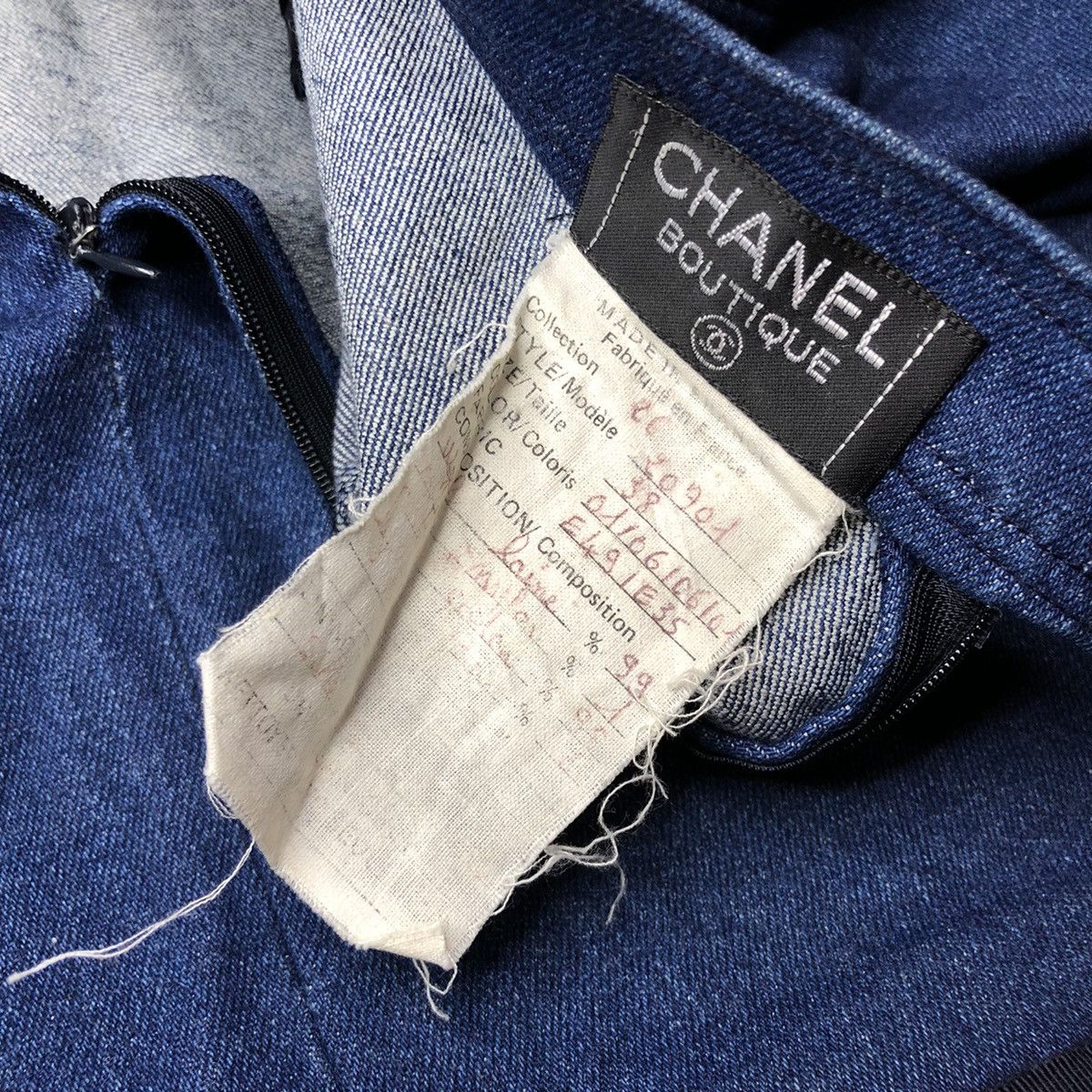 Chanel Vintage Archive Chanel Mini Skirt Signature Washing Tag Size 27" / US 4 / IT 40 - 6 Thumbnail