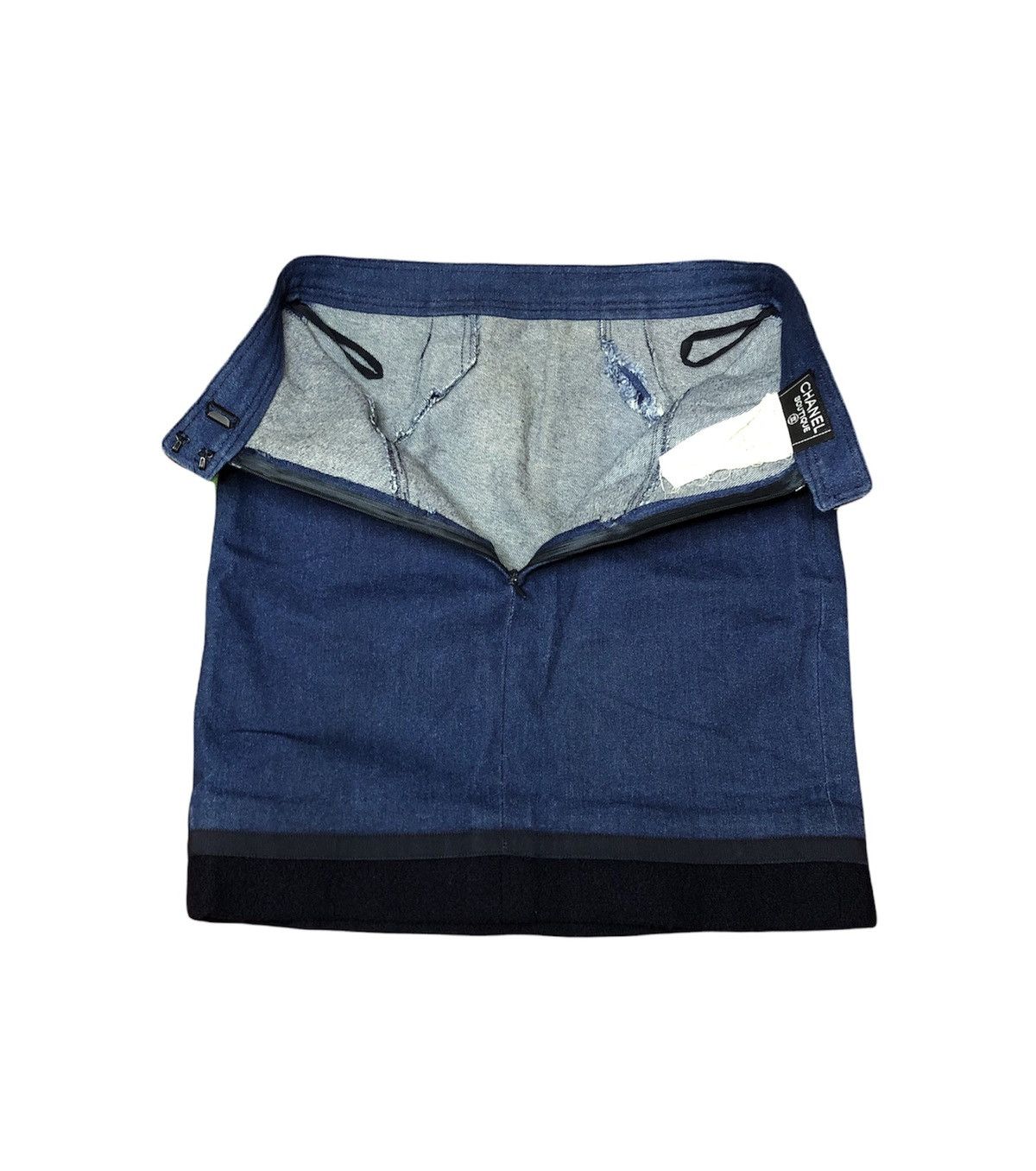 Chanel Vintage Archive Chanel Mini Skirt Signature Washing Tag Size 27" / US 4 / IT 40 - 4 Thumbnail